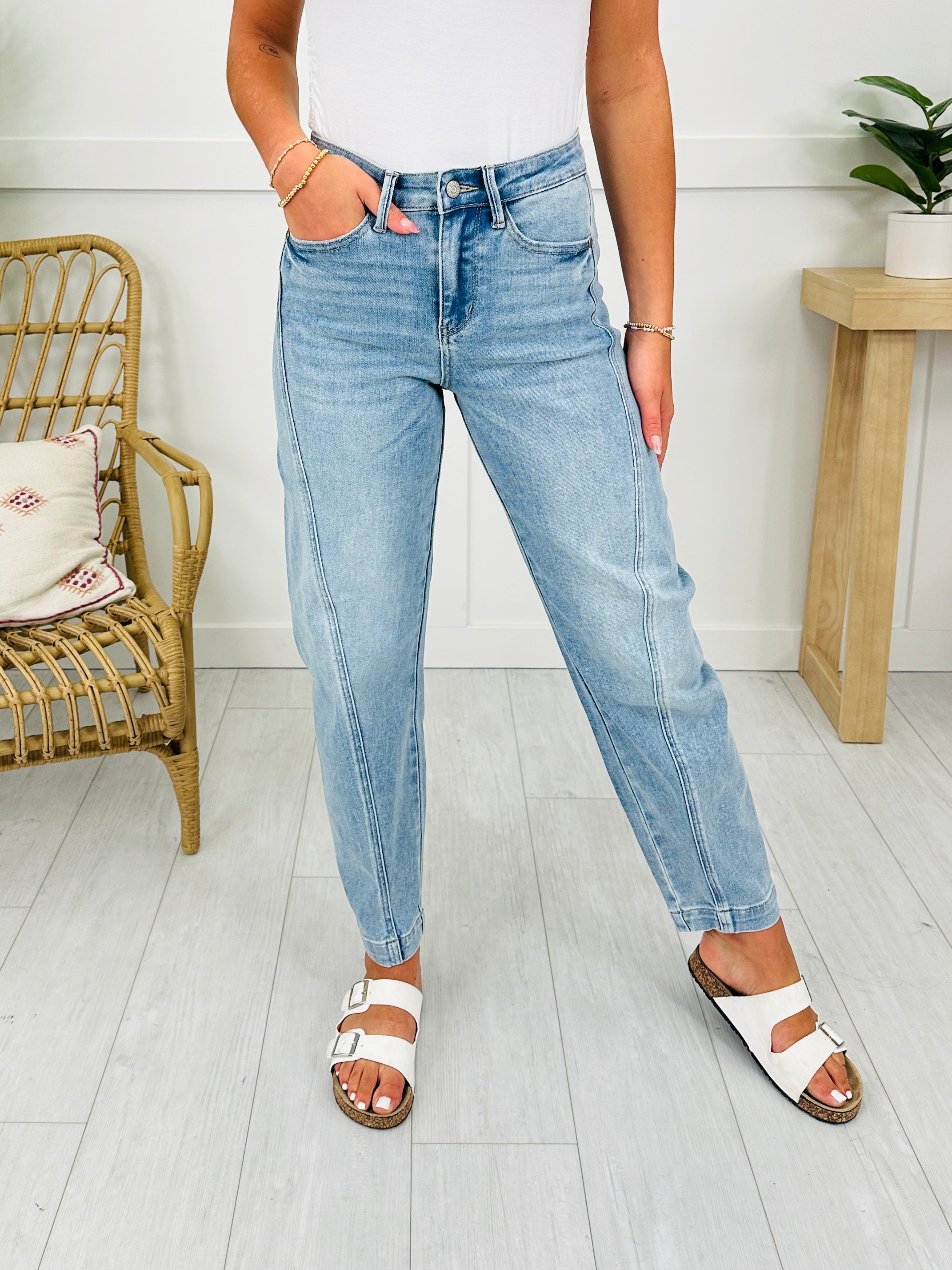 Judy Blue Barrel of Fun Barrel Style Jeans