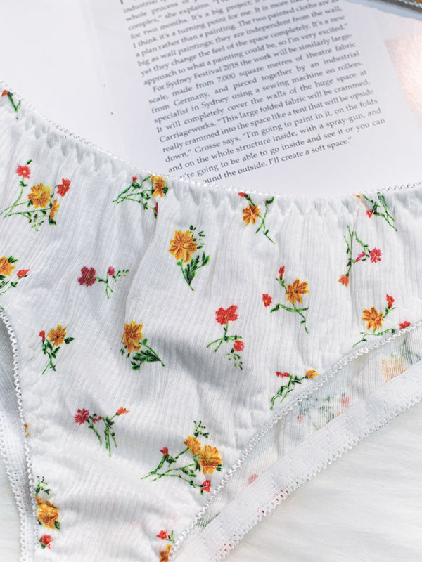 Ditsy Knitted Pastoral Style Underwire Lingerie Set