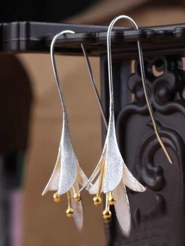 Creative Lily Flower Earrings