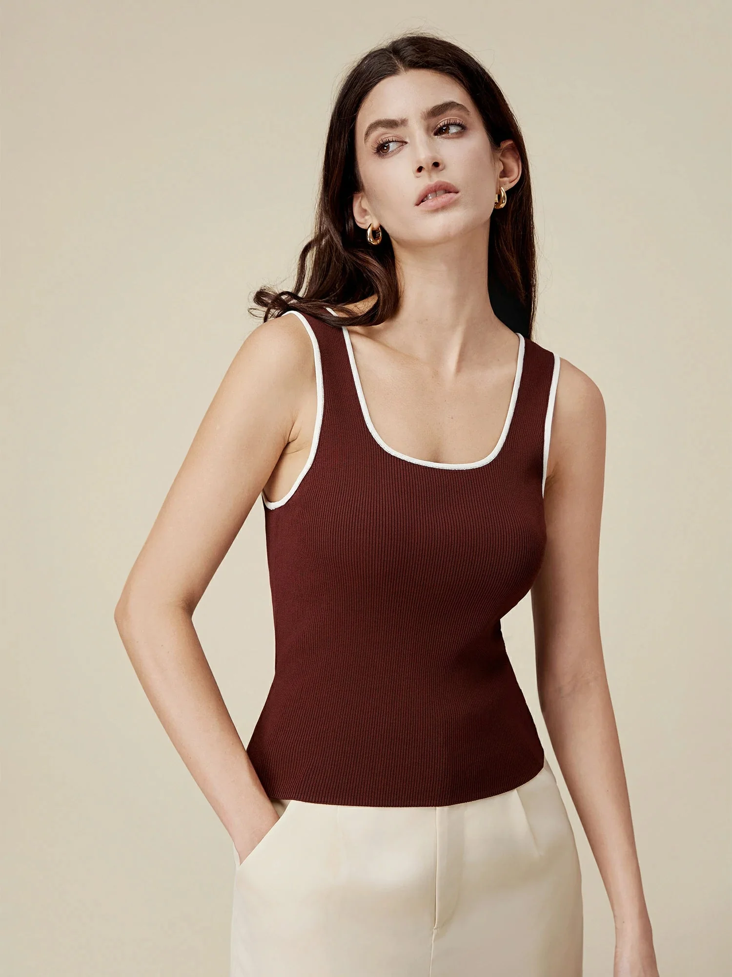 Contrasting Slim Fit Knit Tank Top