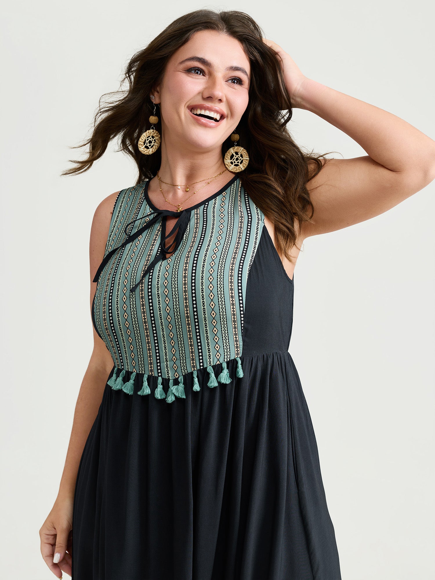 Color Contrast Floral Hem Sleeveless Midi Dress