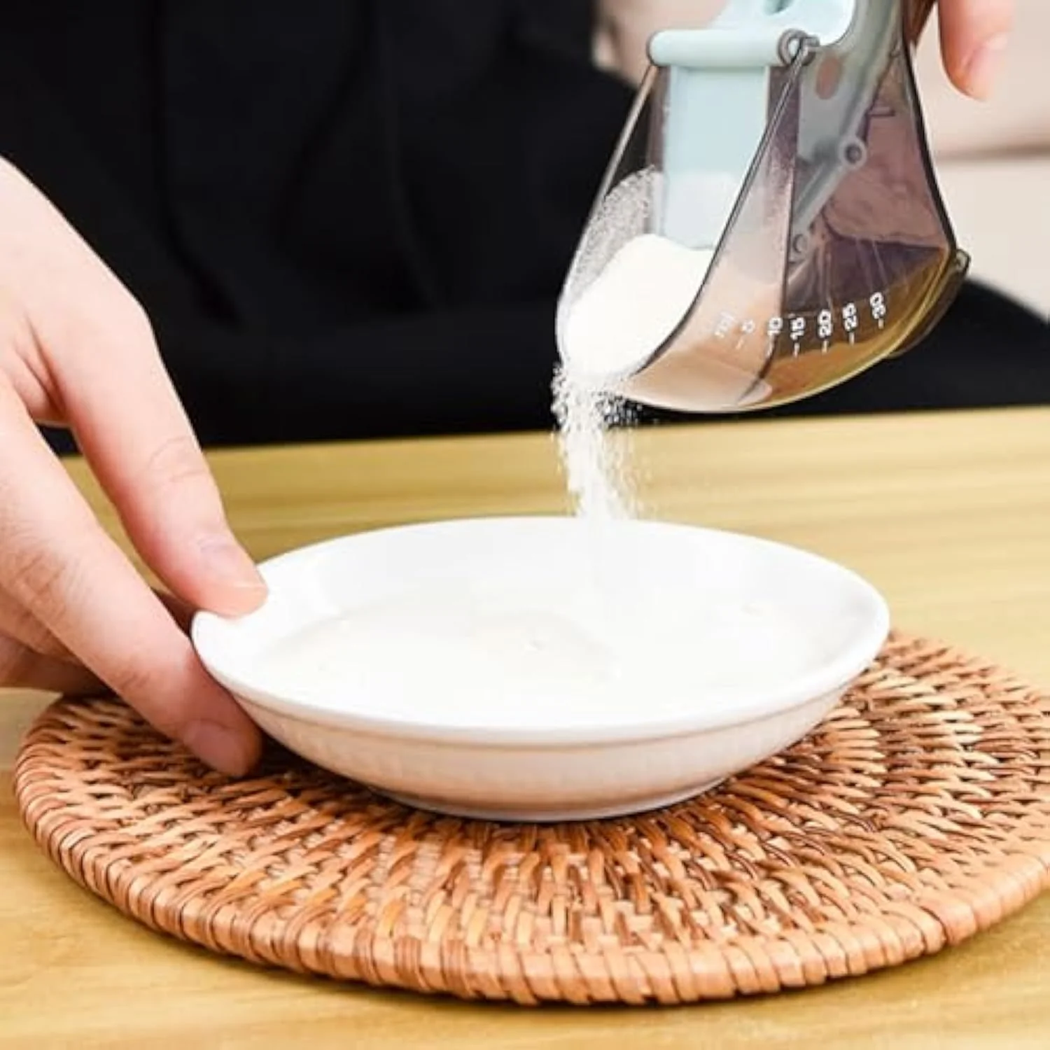 Adjustable Dry Measuring Scoop