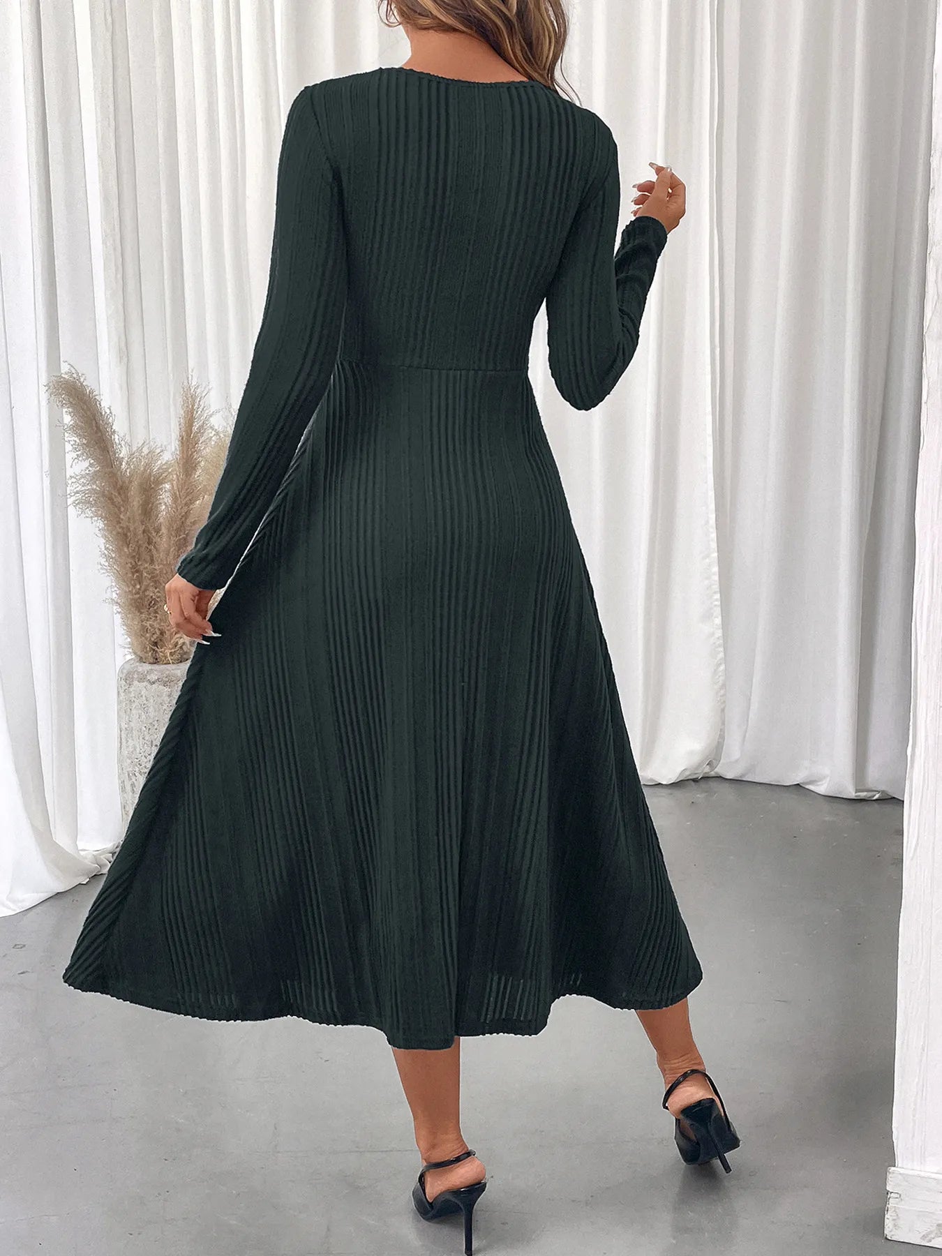 Ribbed Knit Cutout Long Sleeve Midi Dress