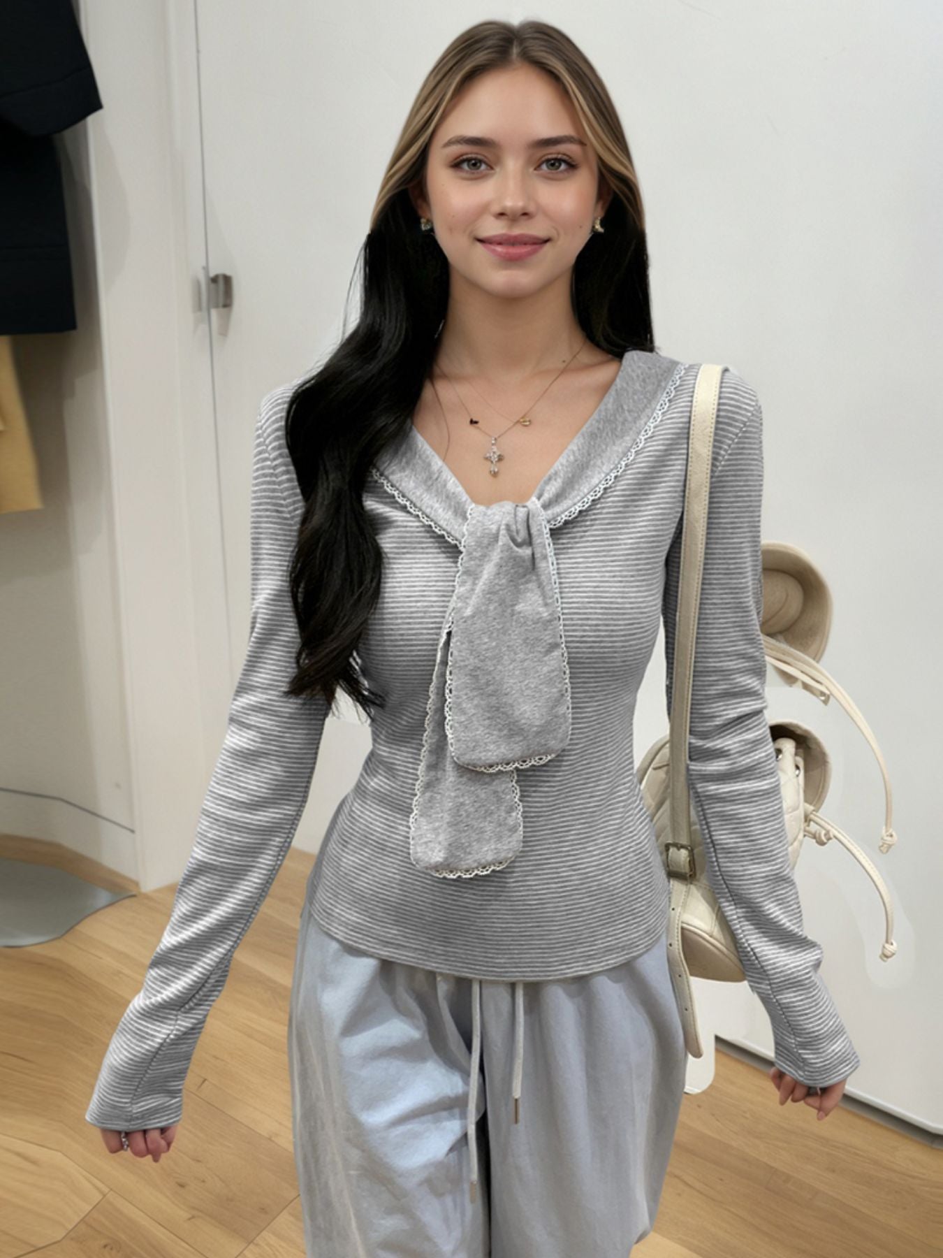 Lace-Trimmed Bowknot Long Sleeve T-Shirt