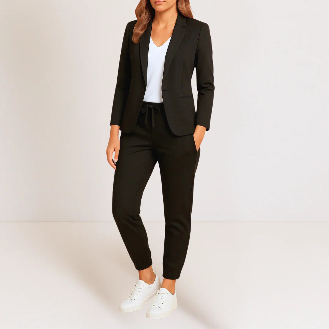 MoniqueKarstar | Women's Two-Piece Suit