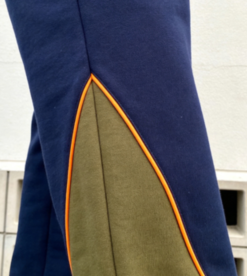 BOOTCUT DAILY SWEATPANTS - Contrast Detail Staple