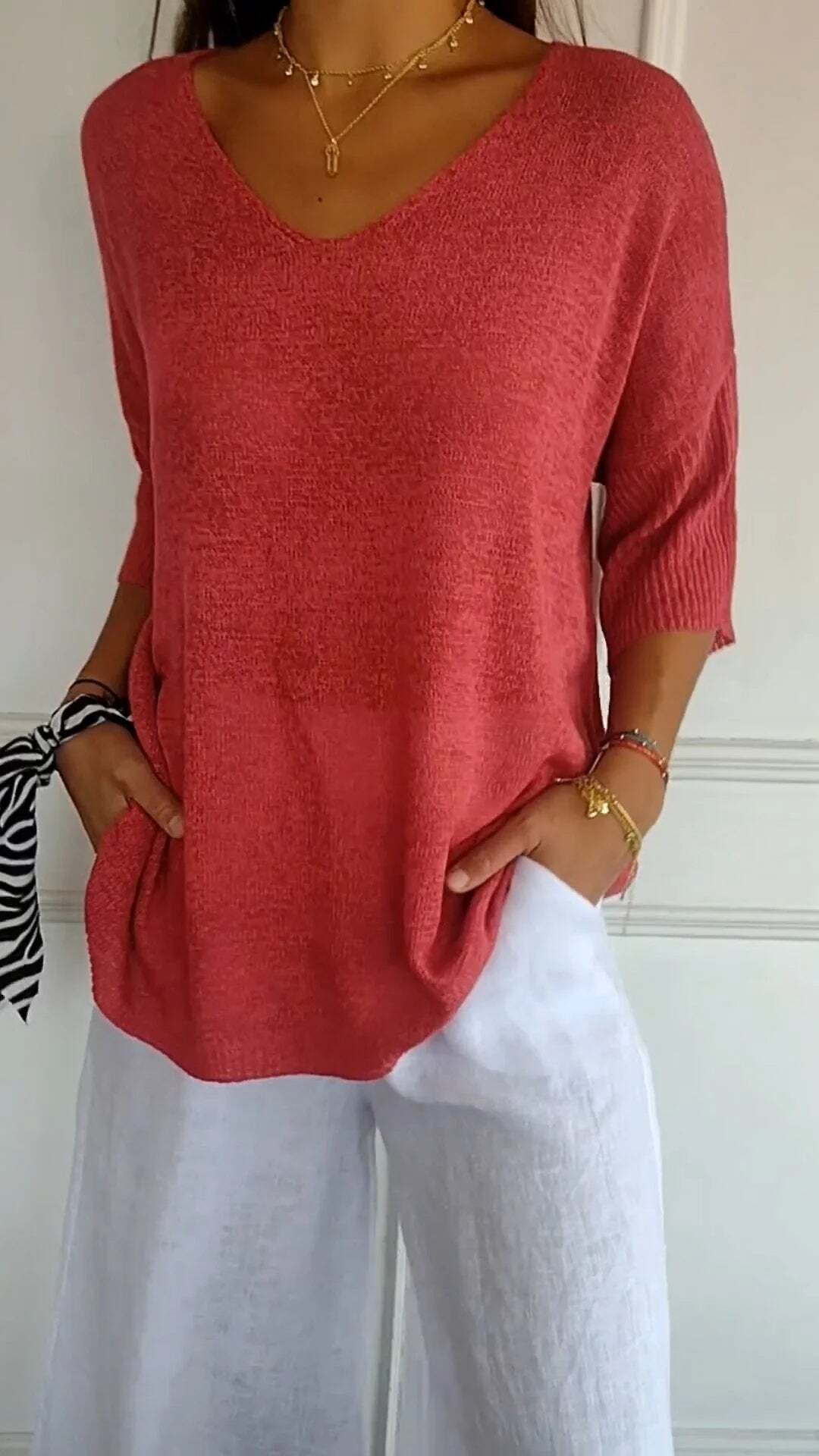 Solid Color Knitted V-neck Top(The first 50 customers will receive a $15 reward upon delivery)