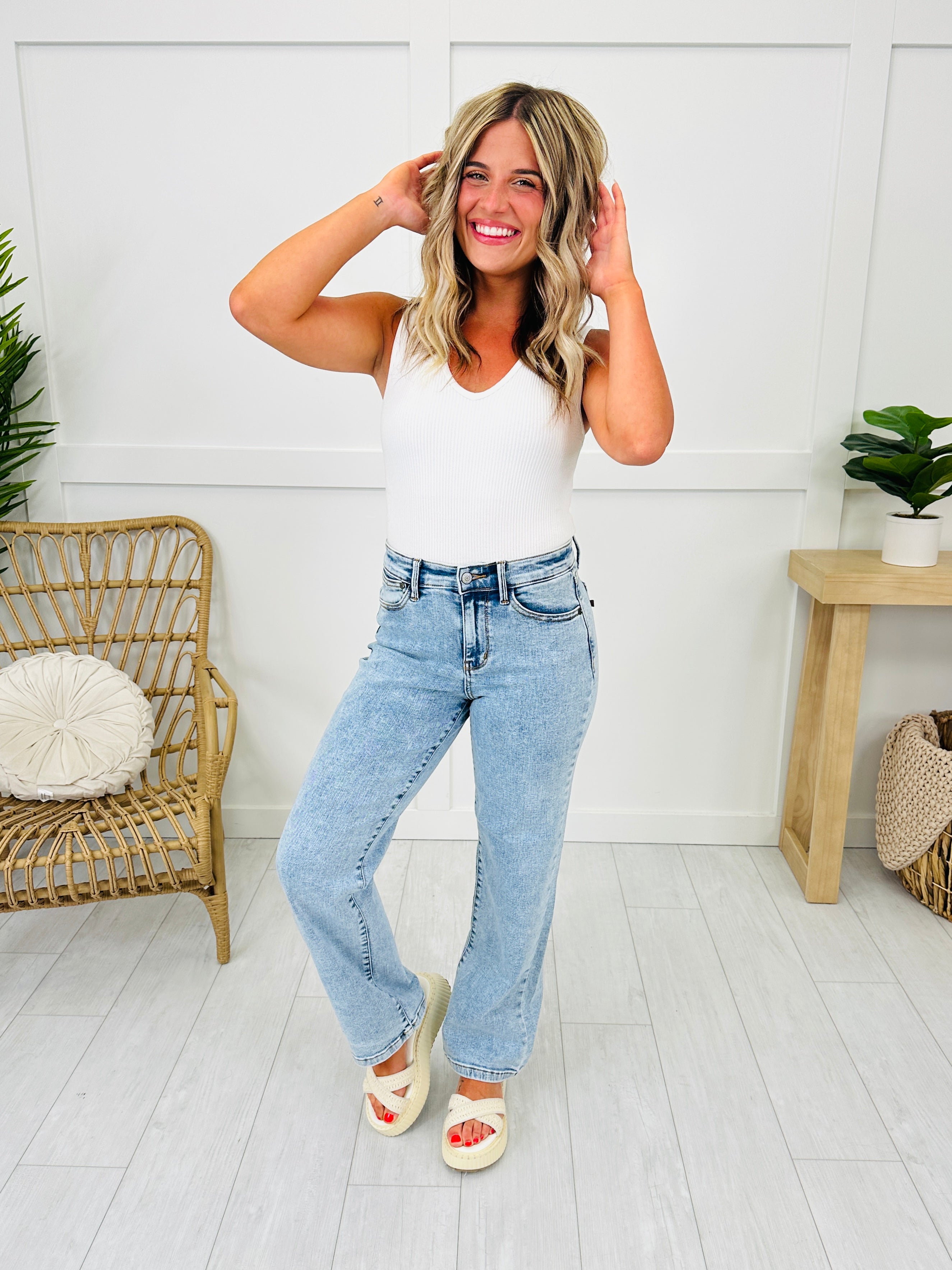 Judy Blue Caught Feelings Straight Fit Jeans