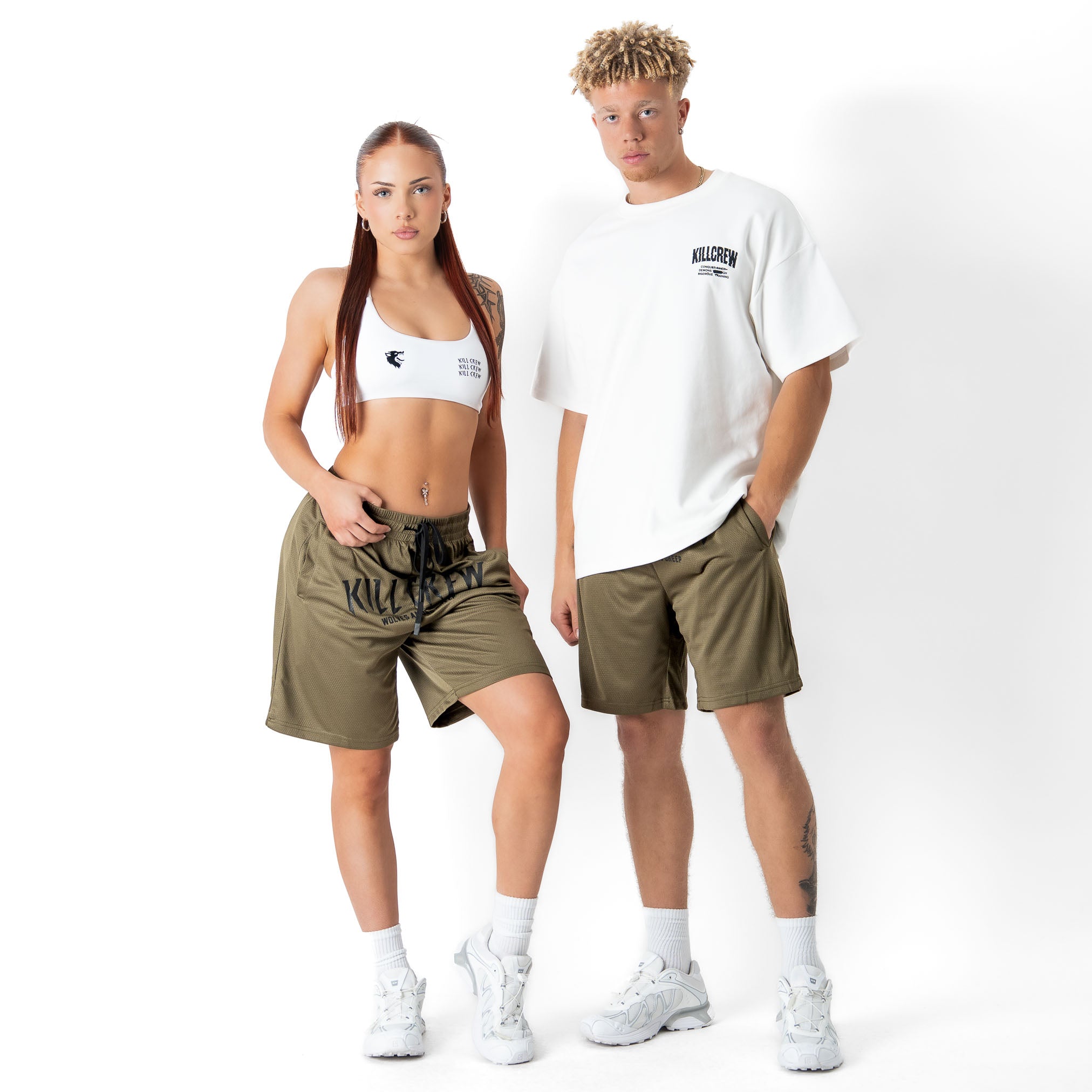RELAXED CUT SHORTS WOLVES - OLIVE