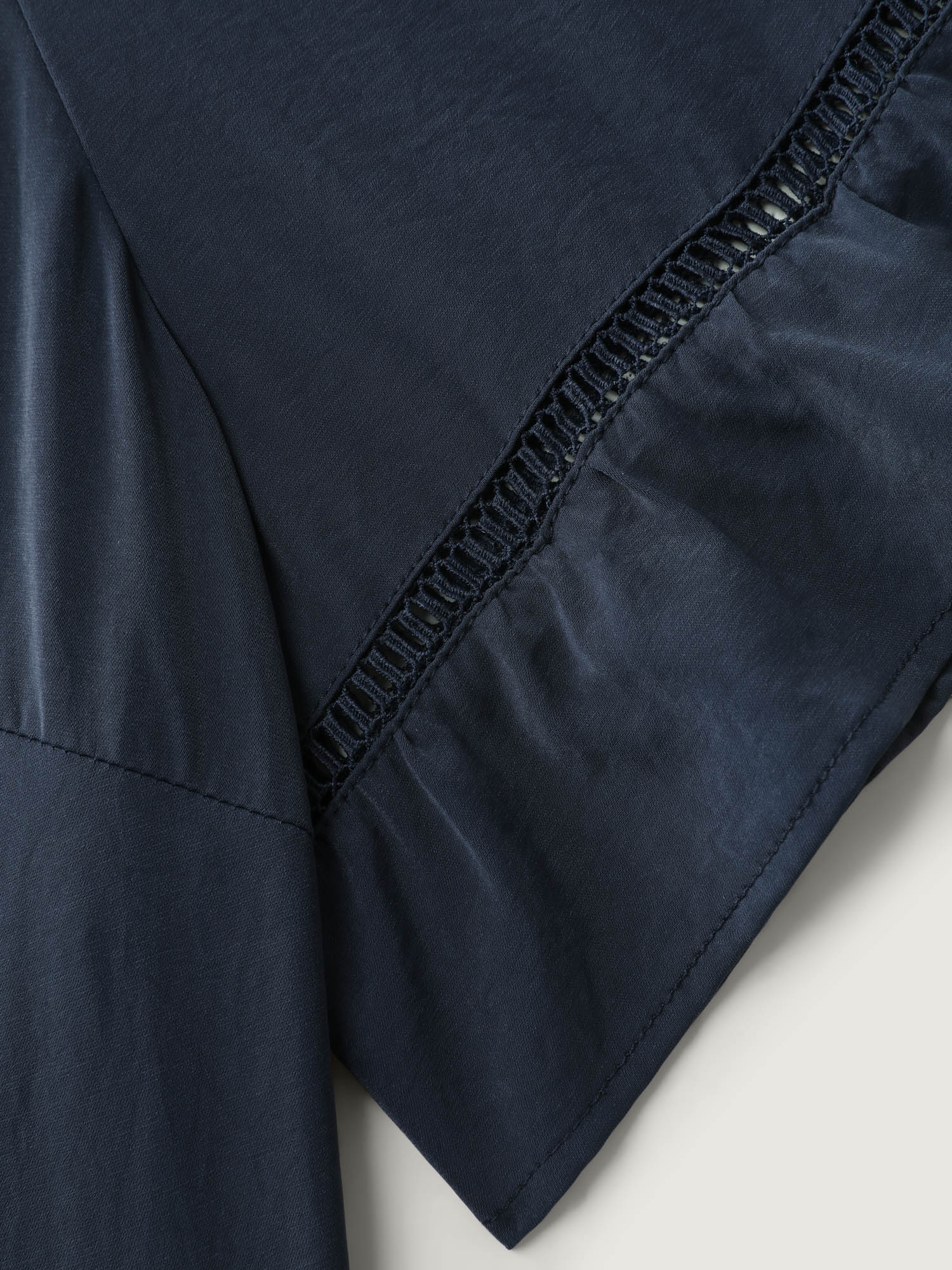 Eyelet Trim Pockets Button-Placket Midi Dress