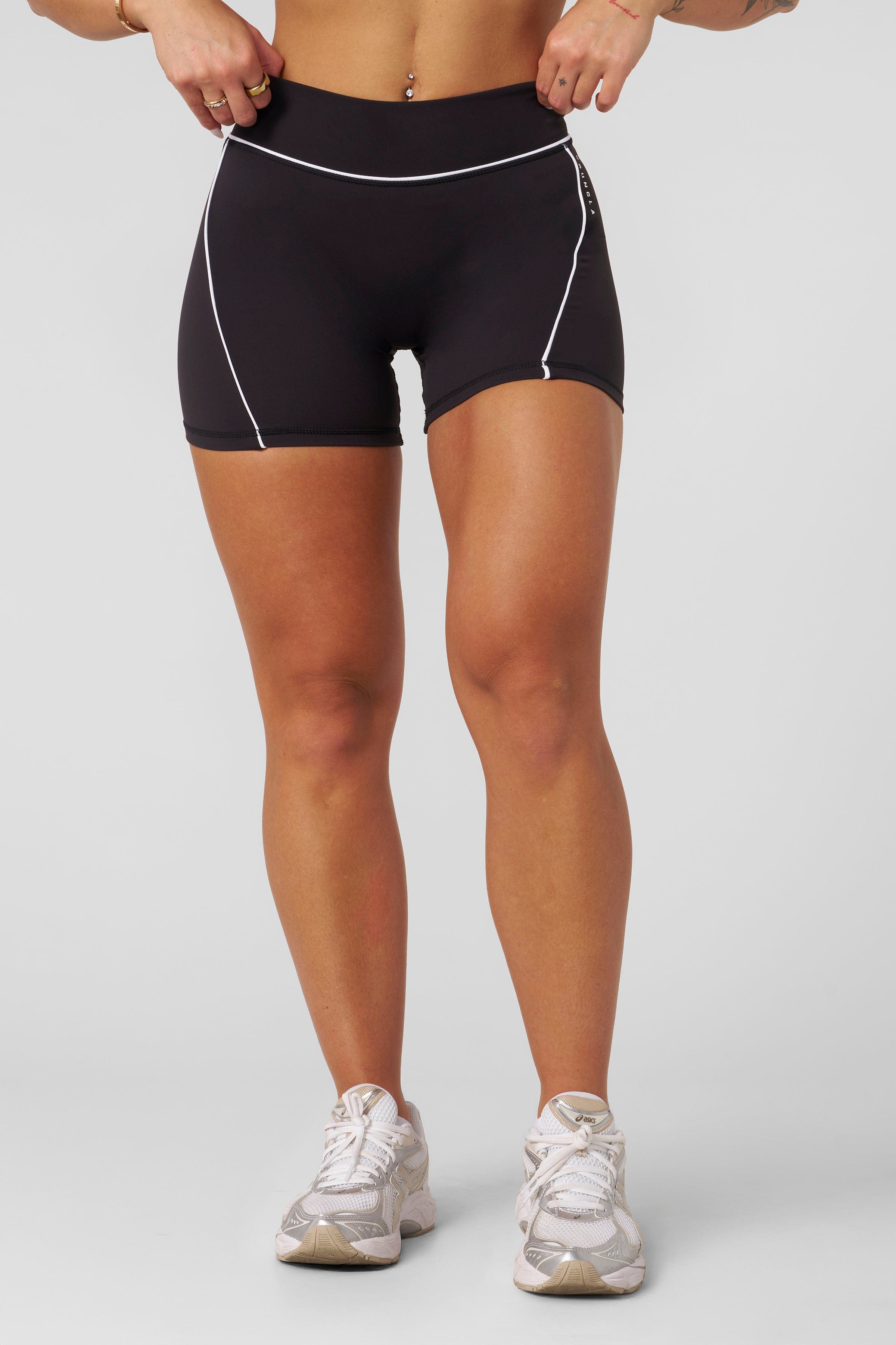 W161 - Elevate outline Shorts 5