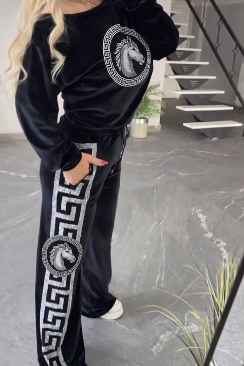 Women Round Neck Printed Casual Suit