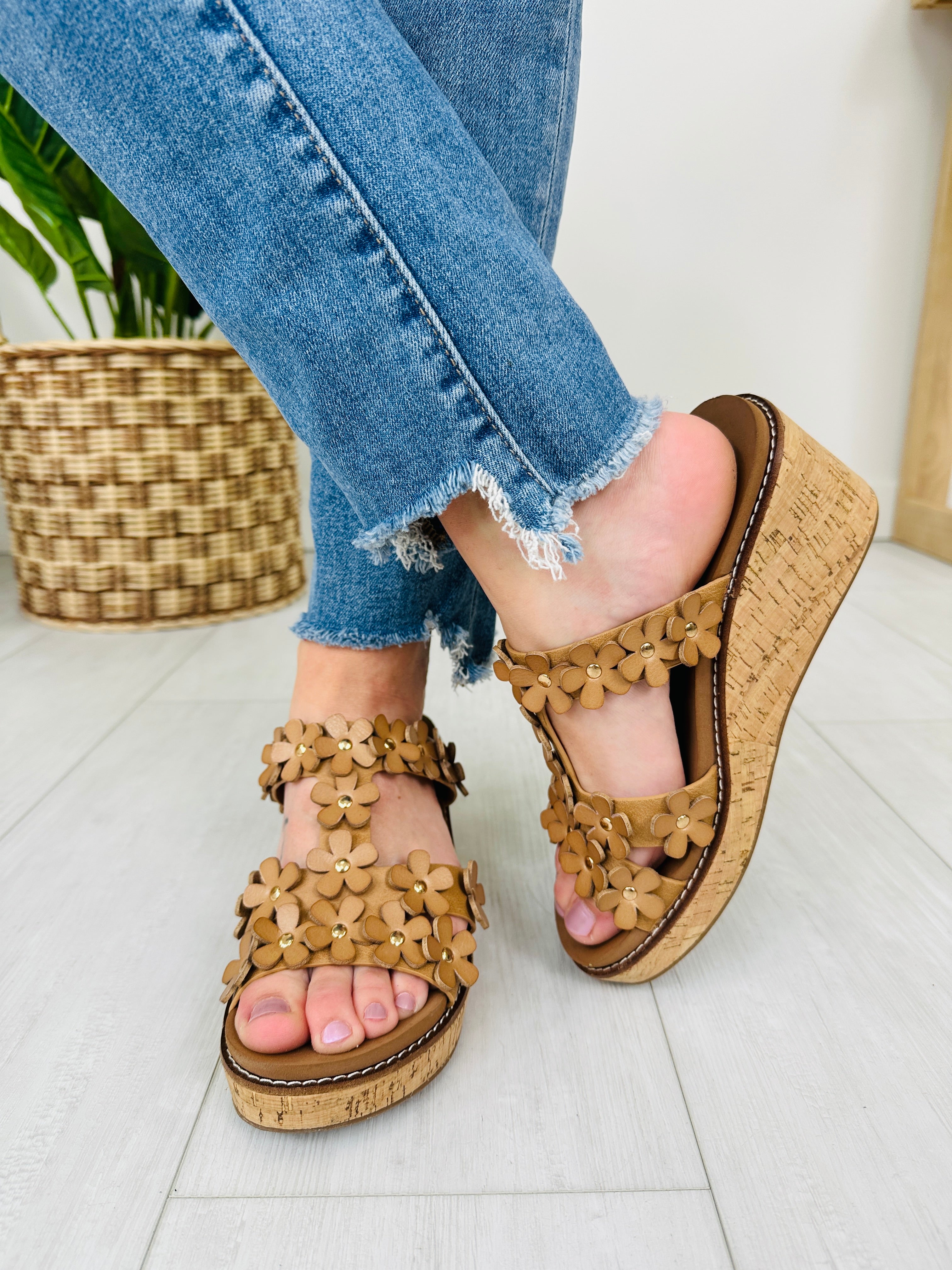 Blossom Steps Wedges In Natural