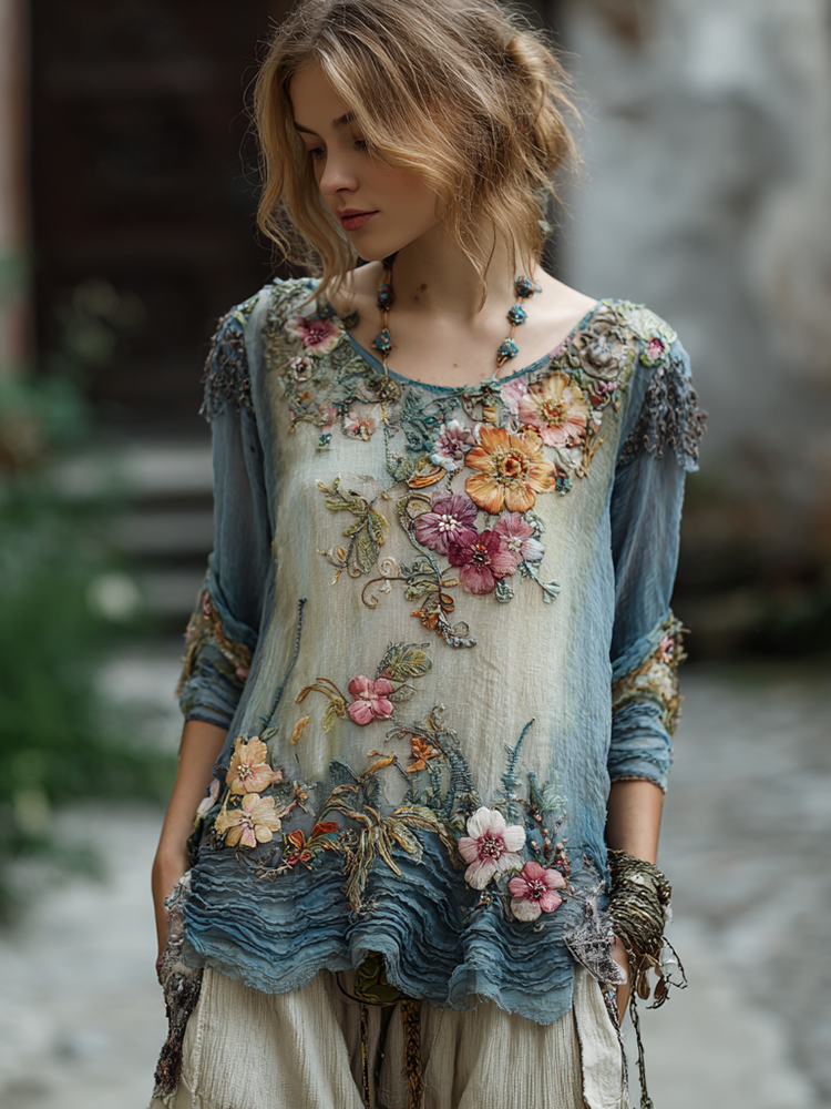 Women's Vintage Floral Wave Embroidery Pattern Crew Neck Shirt