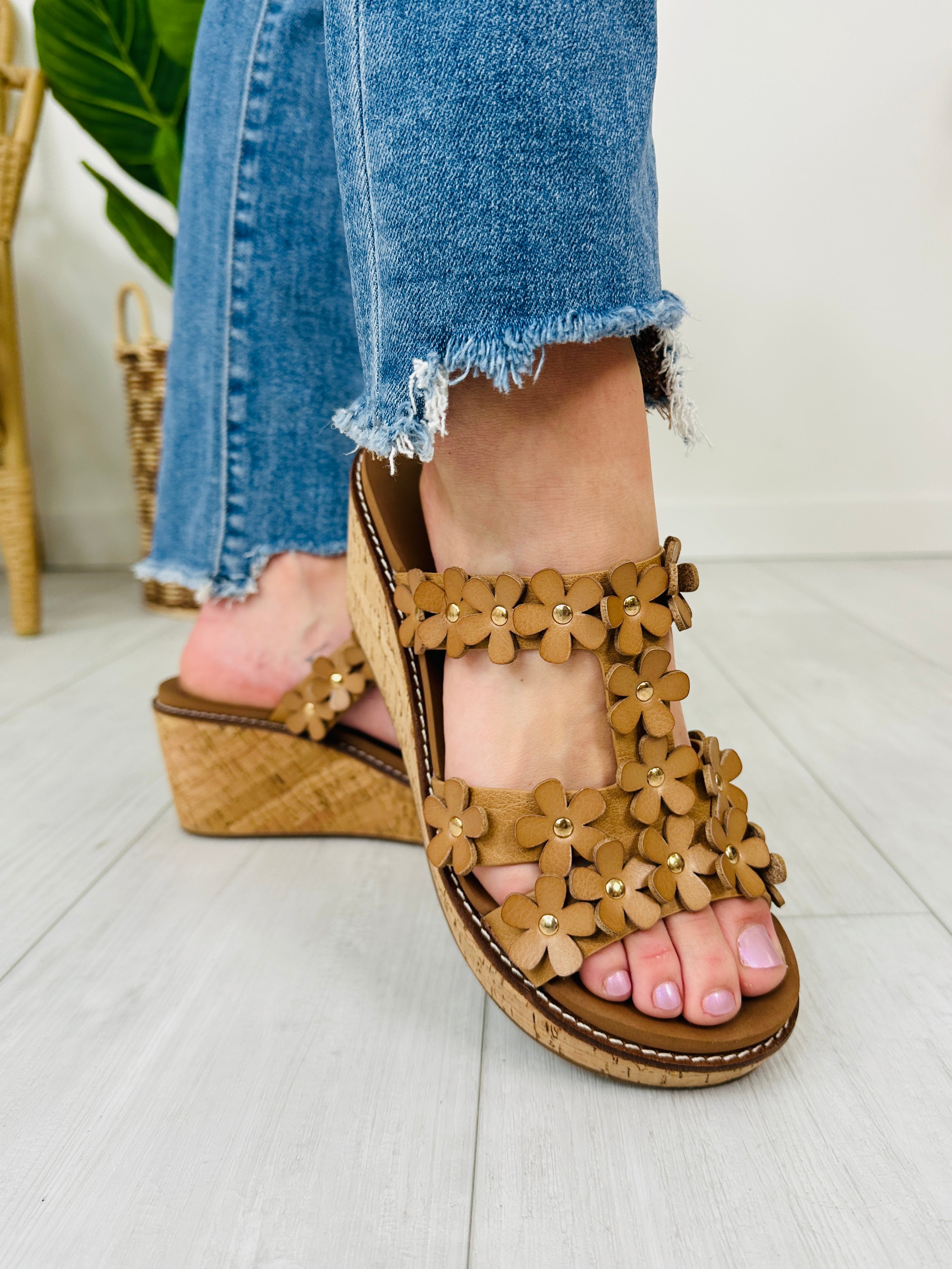 Blossom Steps Wedges In Natural