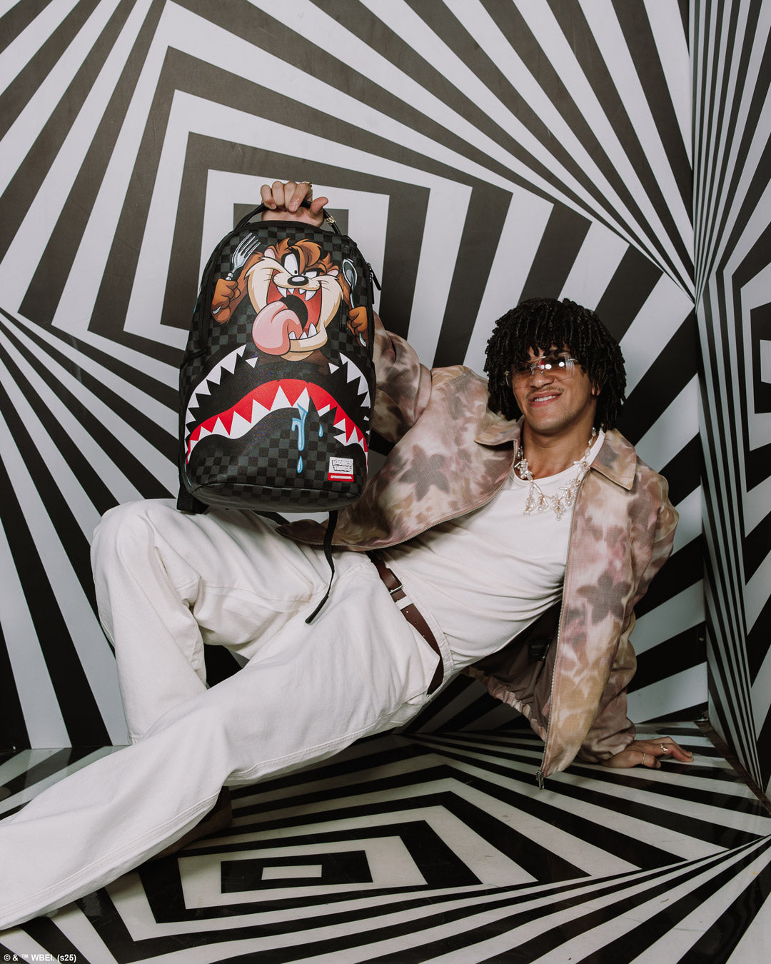 LOONEY TUNES TAZ EAT SHARK BACKPACK