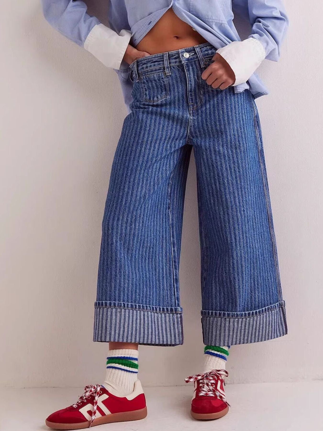 Wide-Leg Cropped Jeans