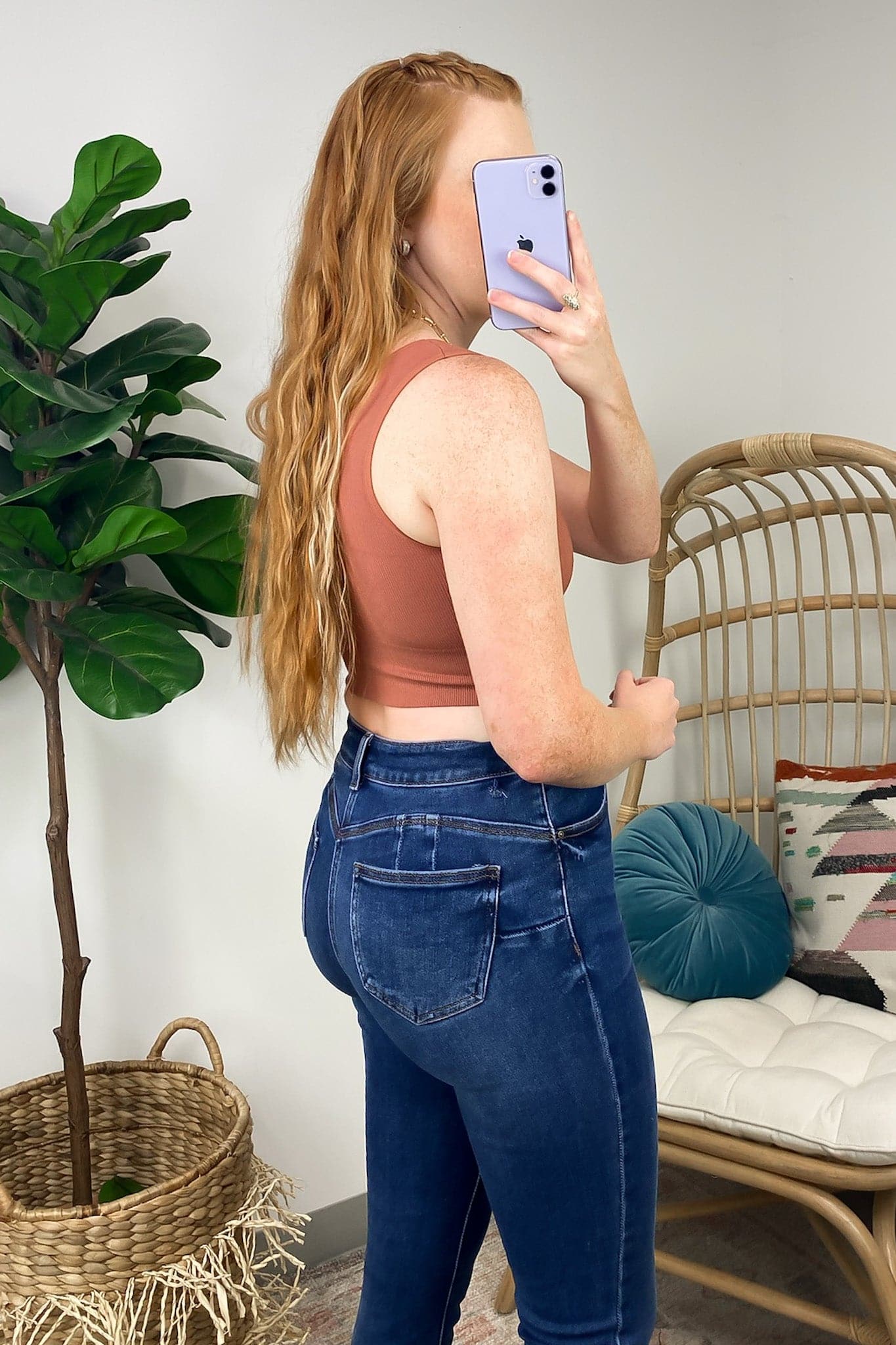 Seamless Ribbed V-Neck Cropped Tank Top