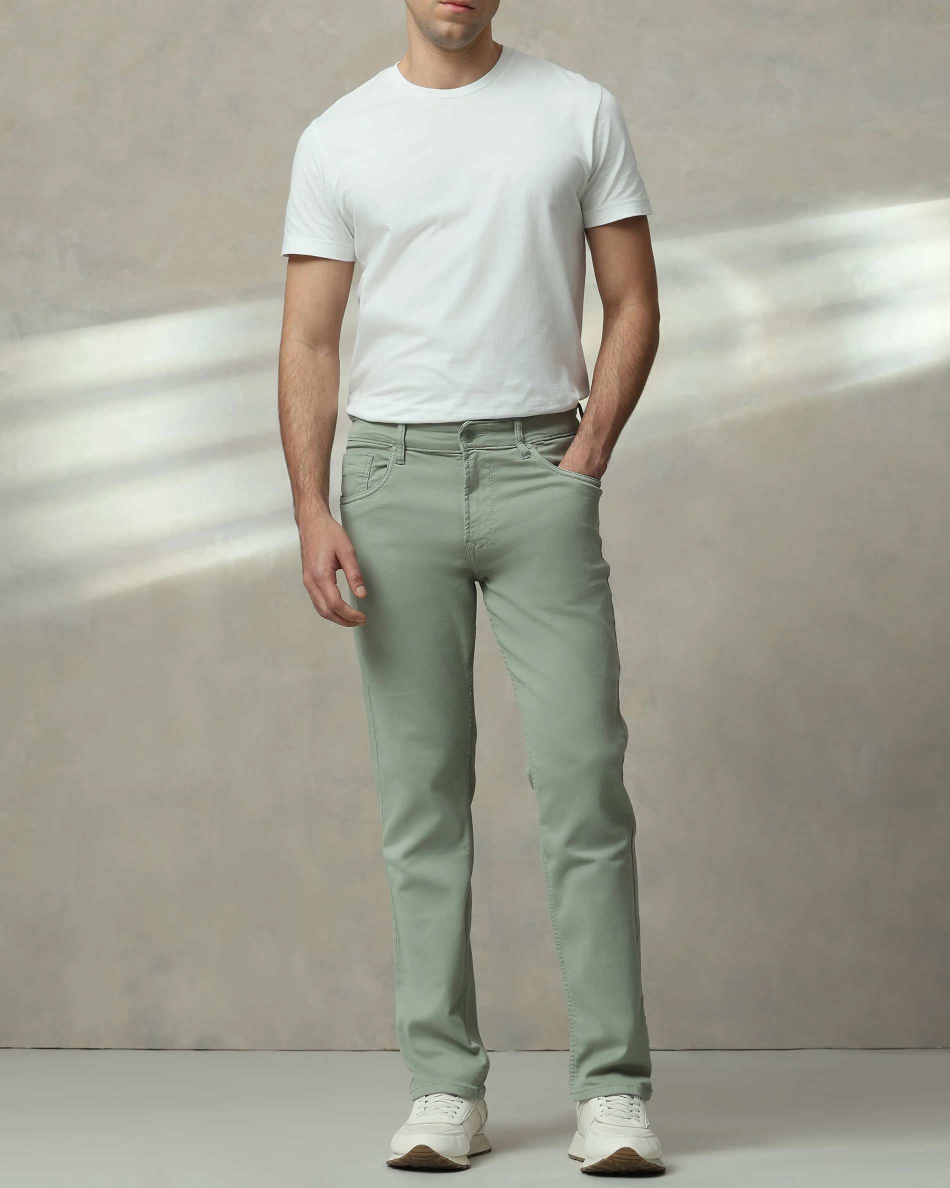Classic Versatile And Comfortable Straight Sage Jeans