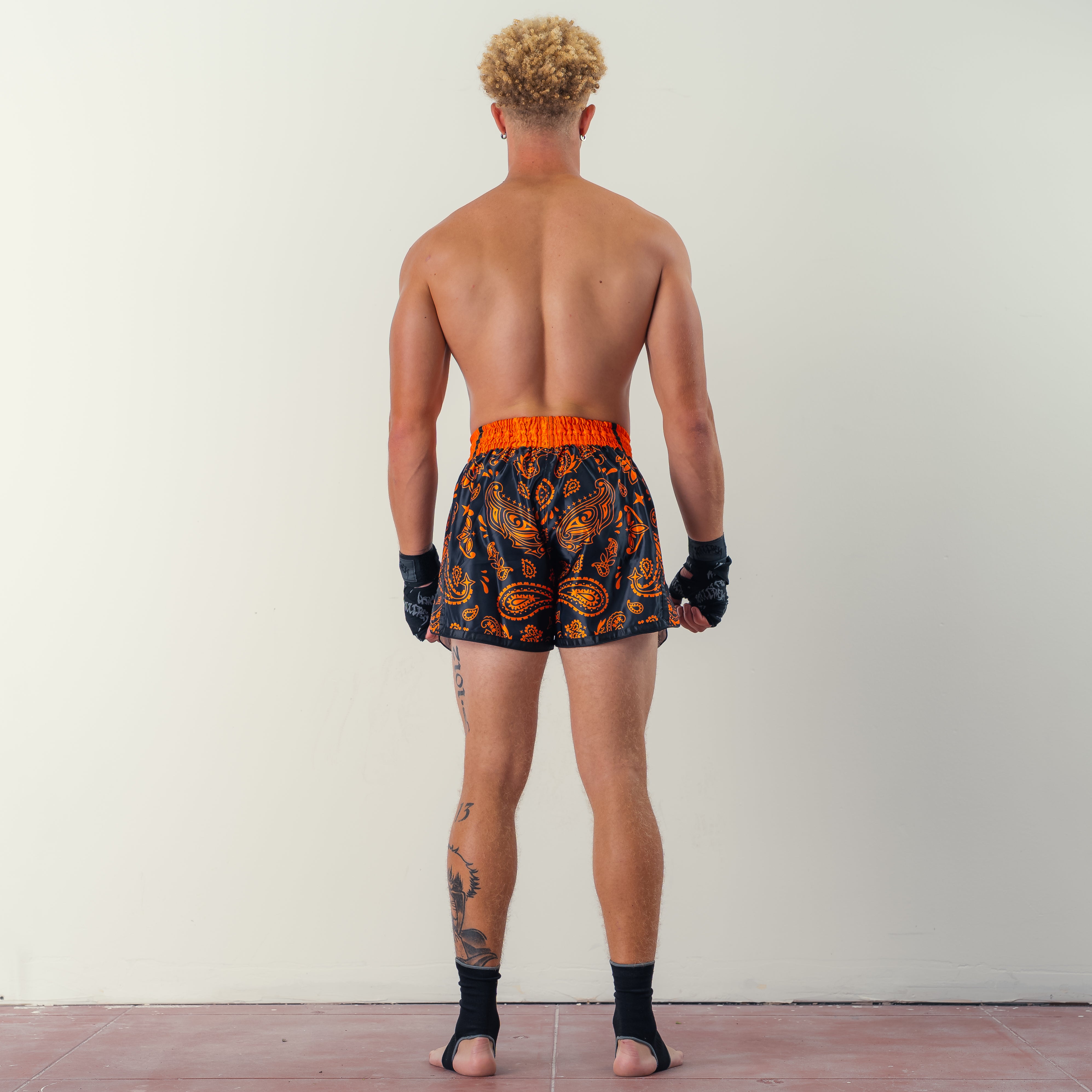 BANDANA FIGHT SHORTS - BLACK / ORANGE
