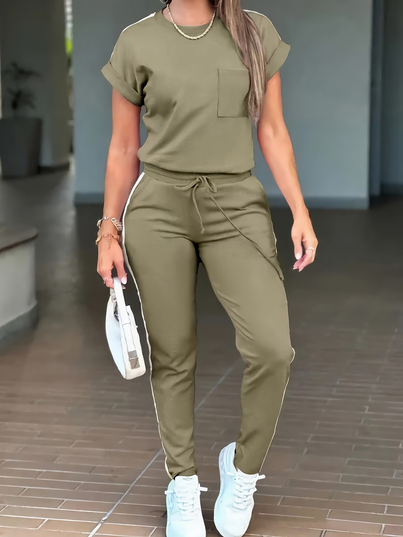 Fashionable Commuting Short-Sleeve And Long-Pants Casual Outfit