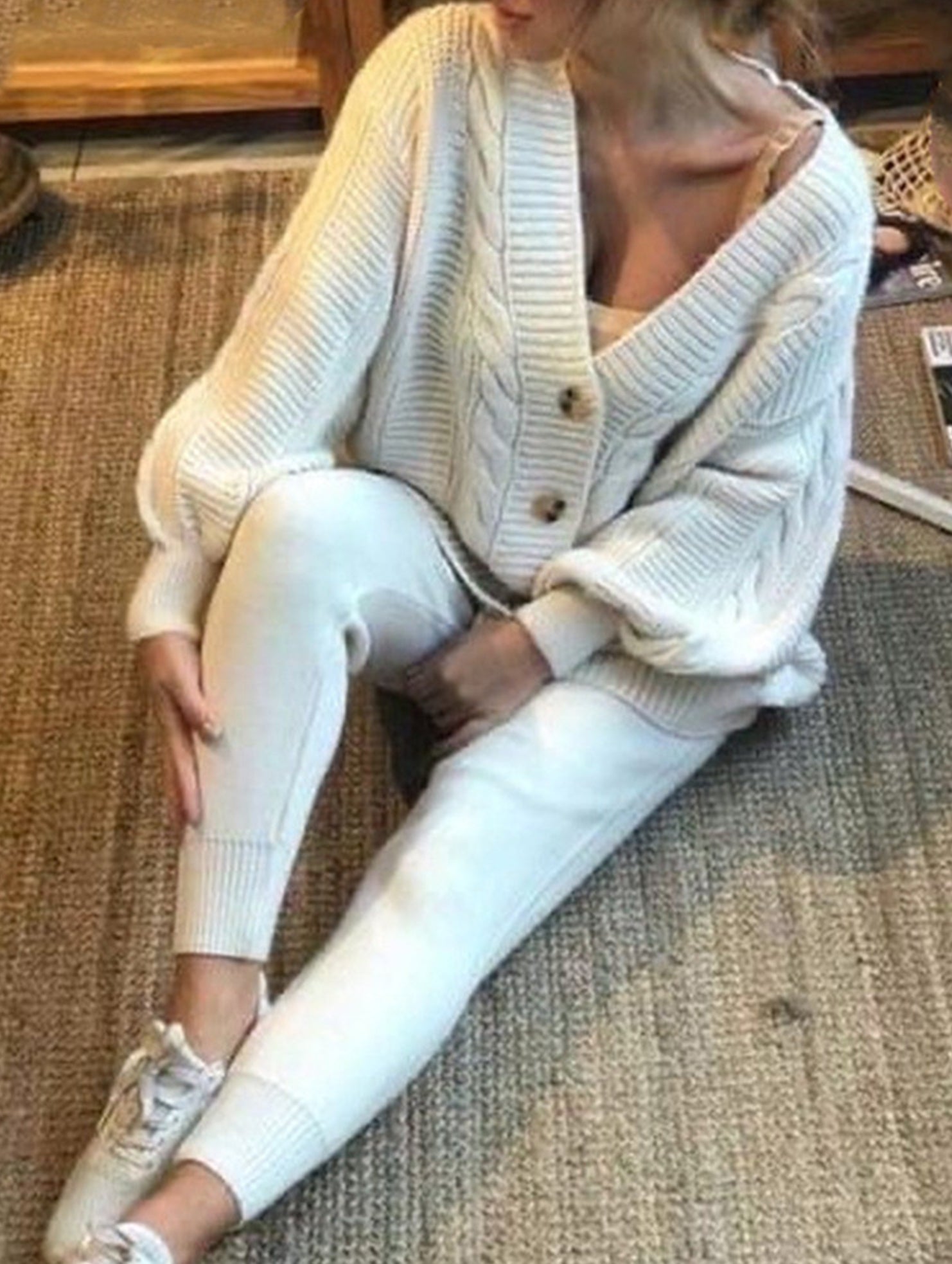 V-neck button-down thick knitted suit for women_CWSS01445