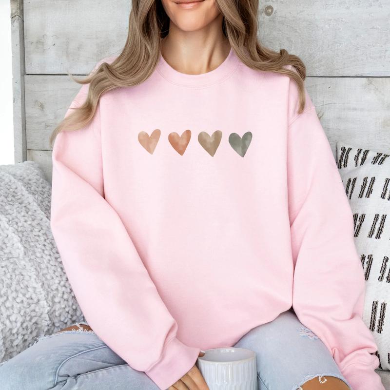 Women’s Cozy Heart Graphic Sweatshirt