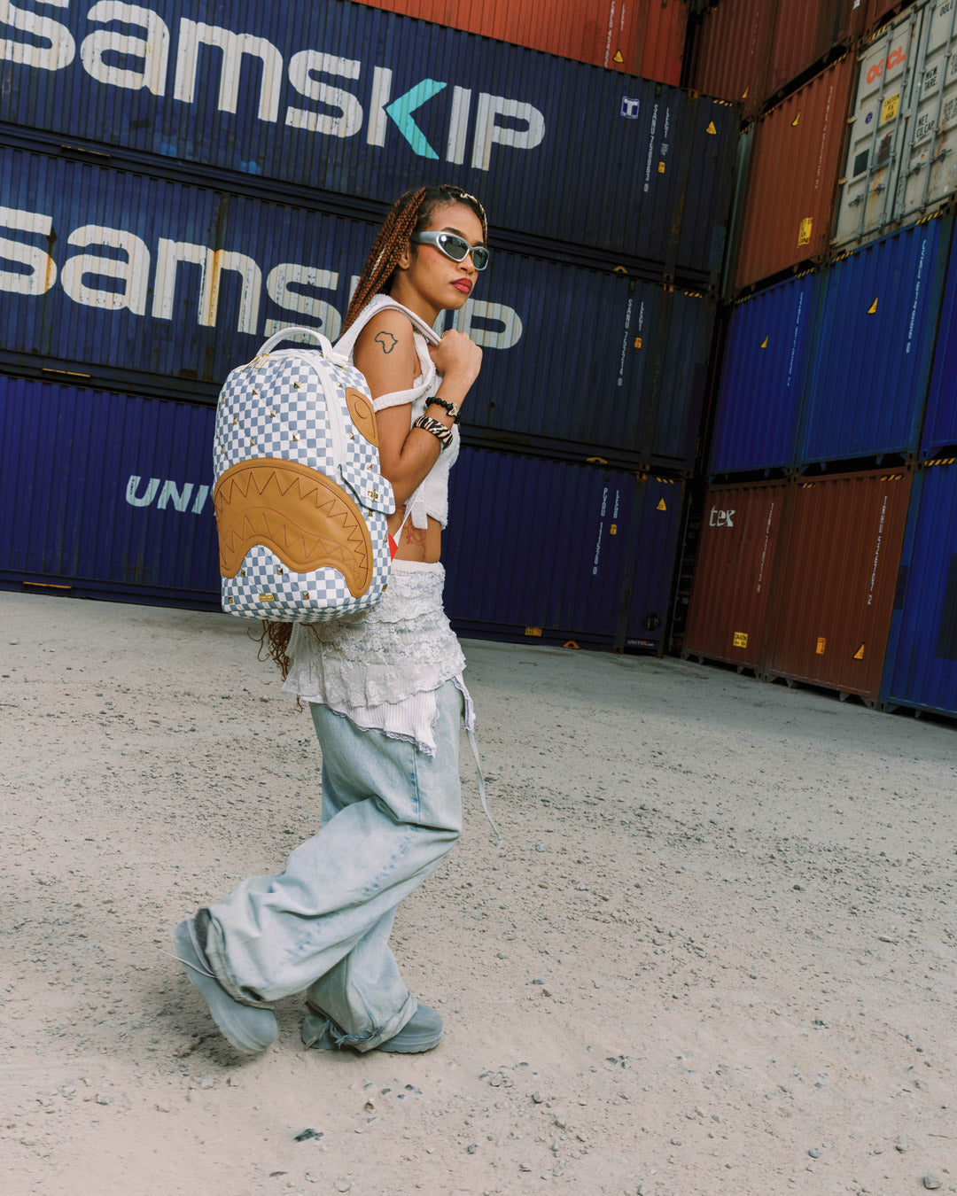 DYNASTY OF THE SHARKS IN PARIS BACKPACK