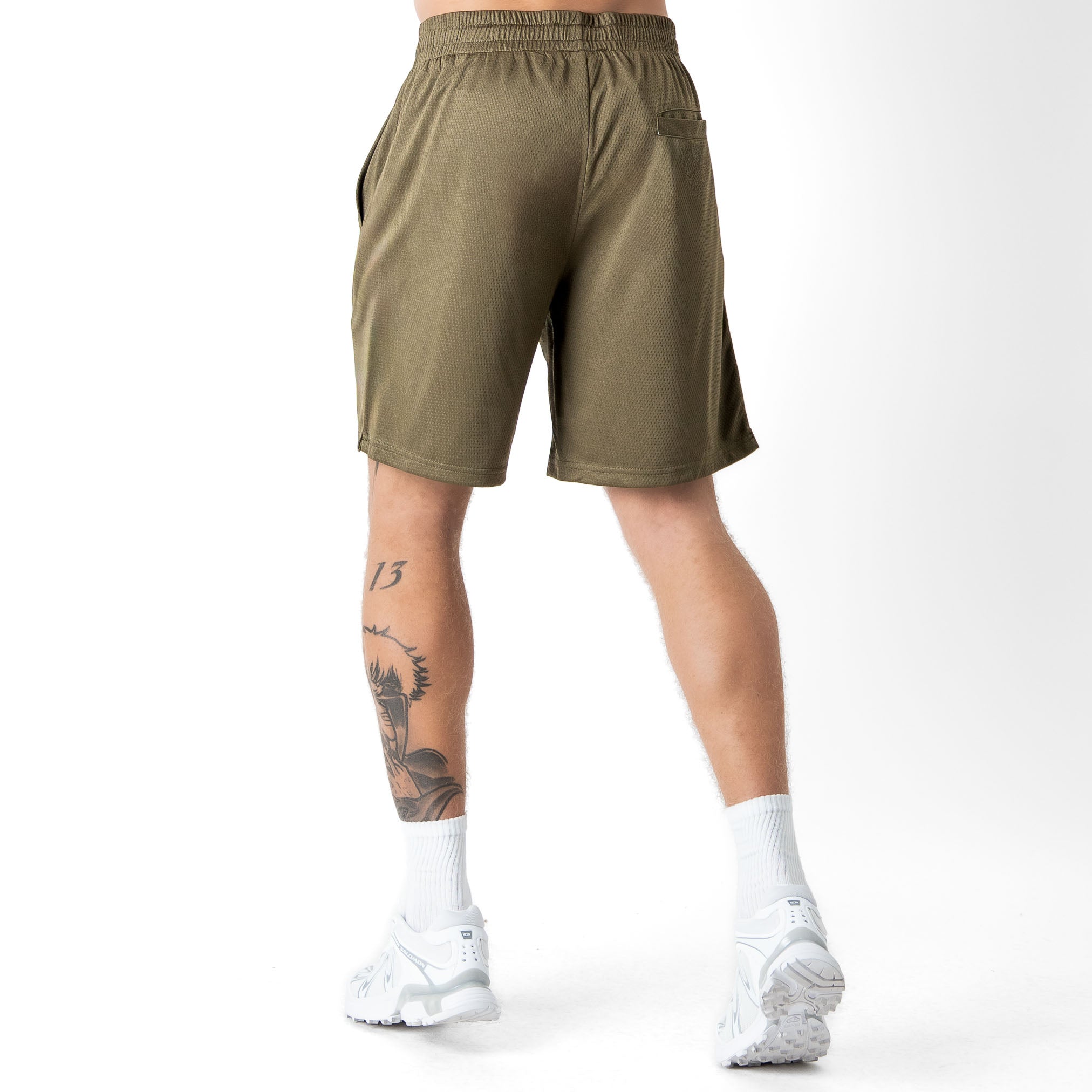 RELAXED CUT SHORTS WOLVES - OLIVE
