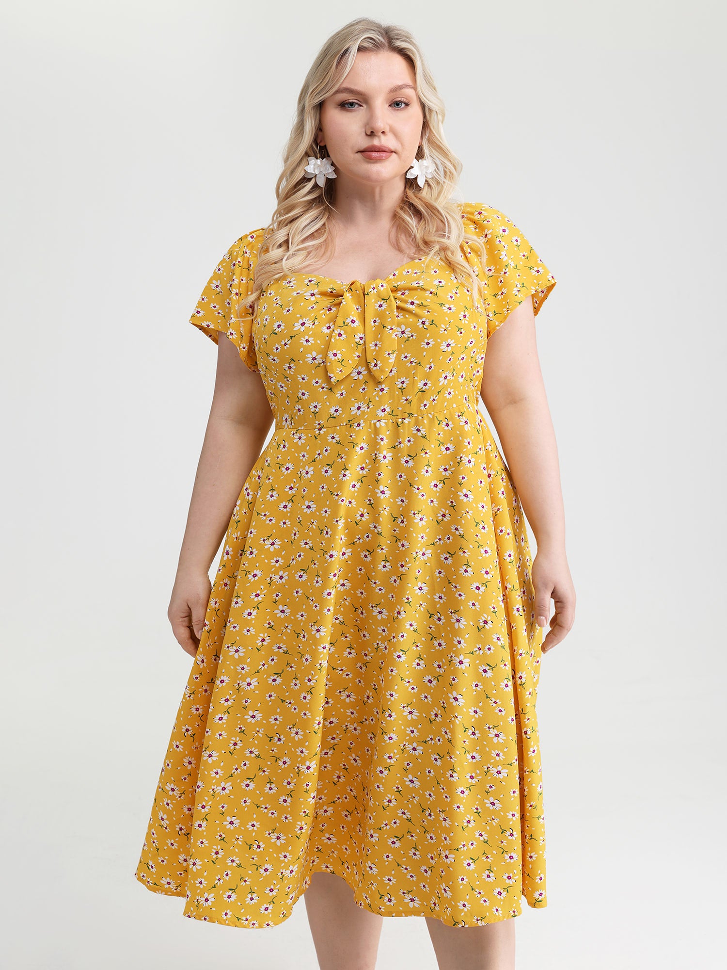 Knotted Front Daisy Floral Print Midi Dress