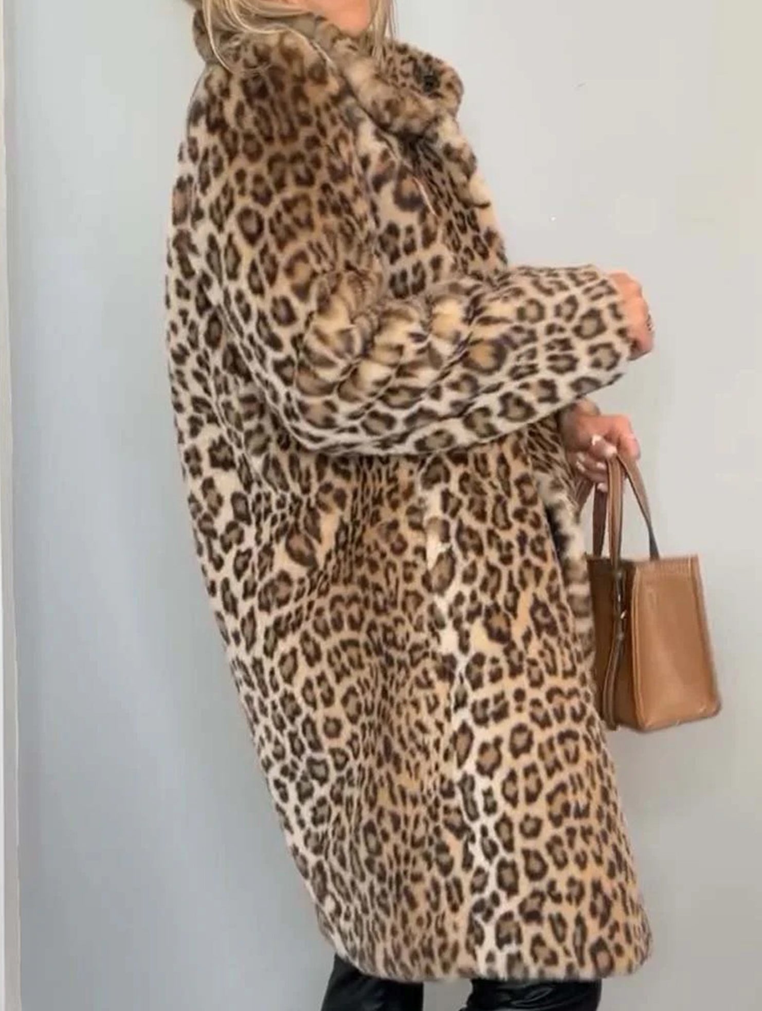 Stylish leopard print plush mid-length coat