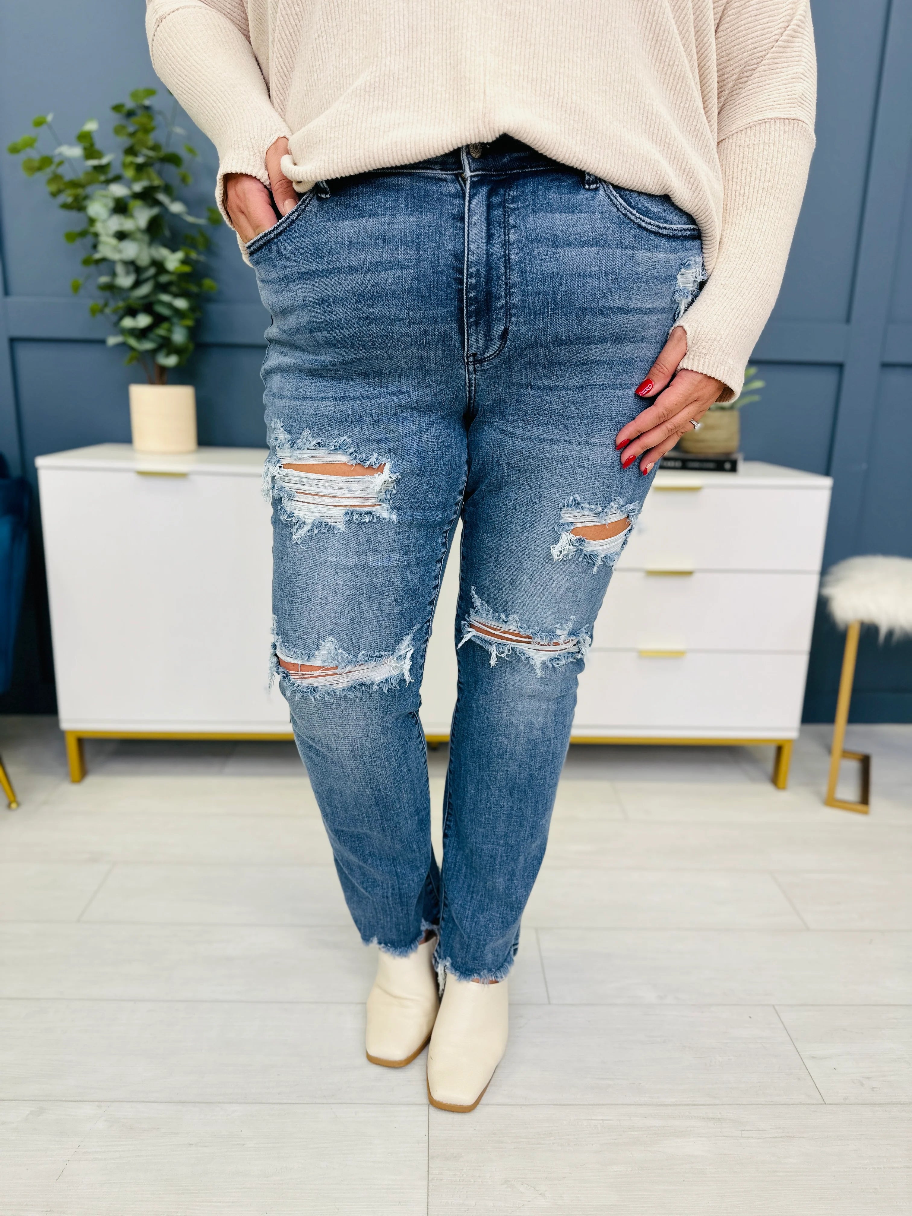 Judy Blue REG/CURVY Get Something Straight Mid Rise Jeans