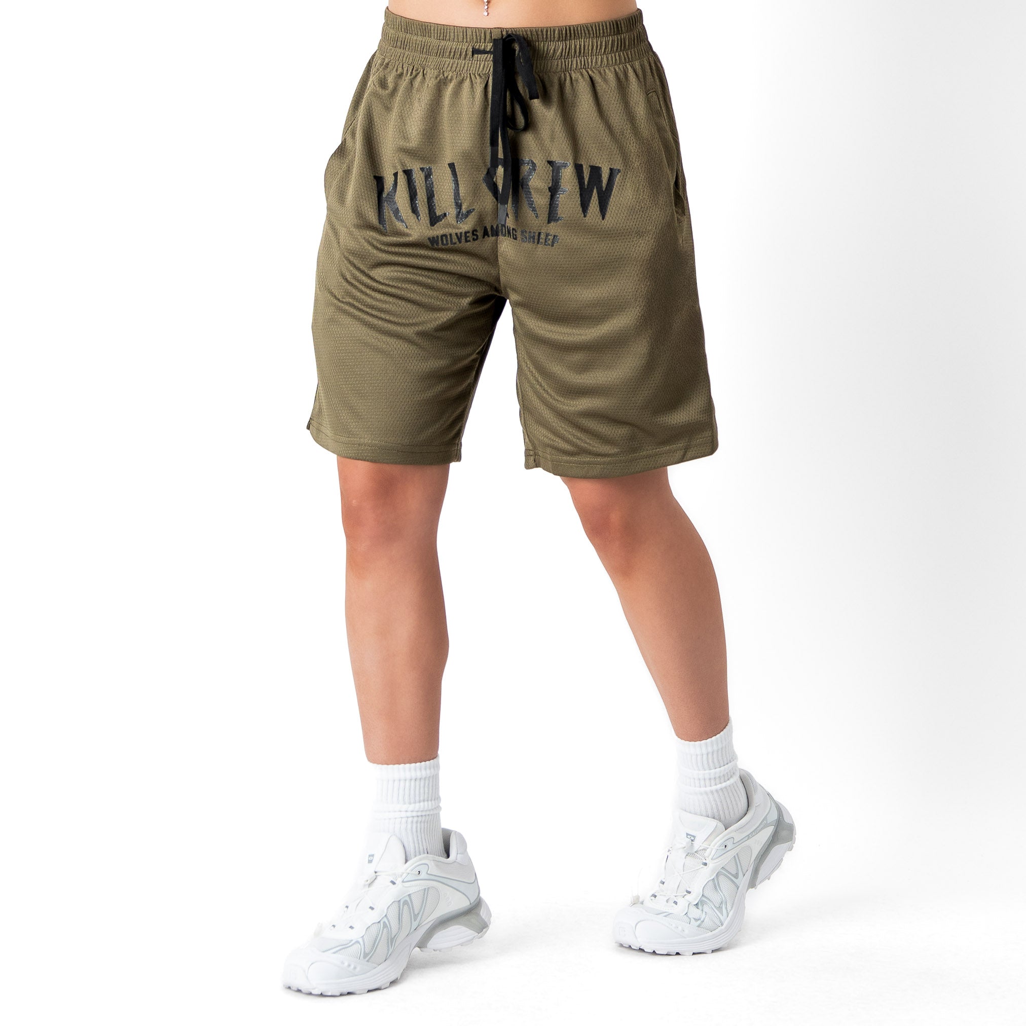 RELAXED CUT SHORTS WOLVES - OLIVE