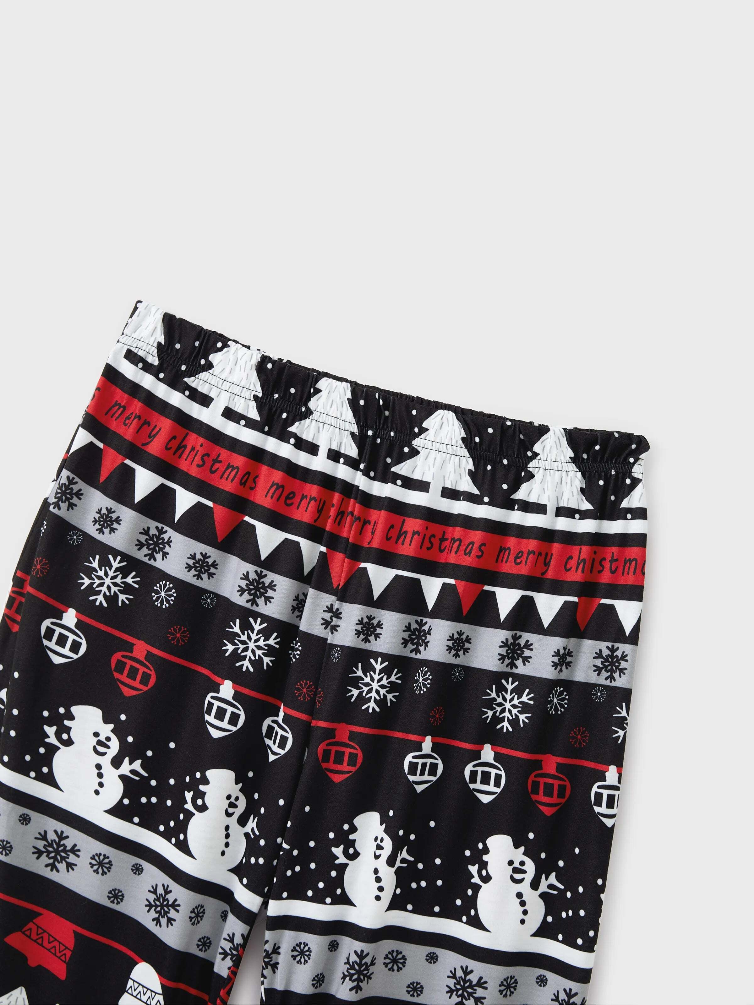 Christmas Tree Snowflake and Letters Print Grey Family Matching Long-sleeve Pajamas Sets with Christmas Socks Grey