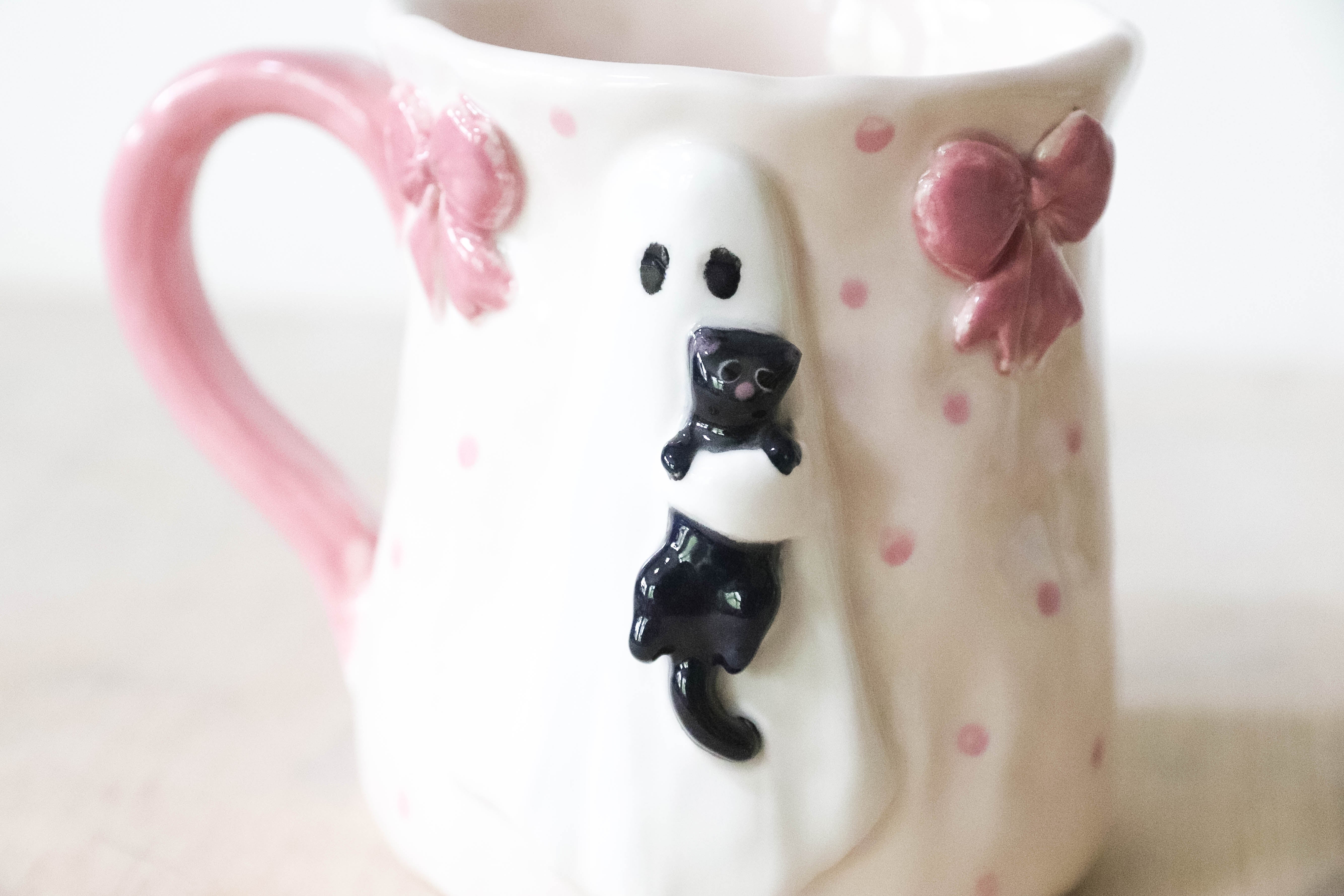 Ghost Cat Tulip Mug