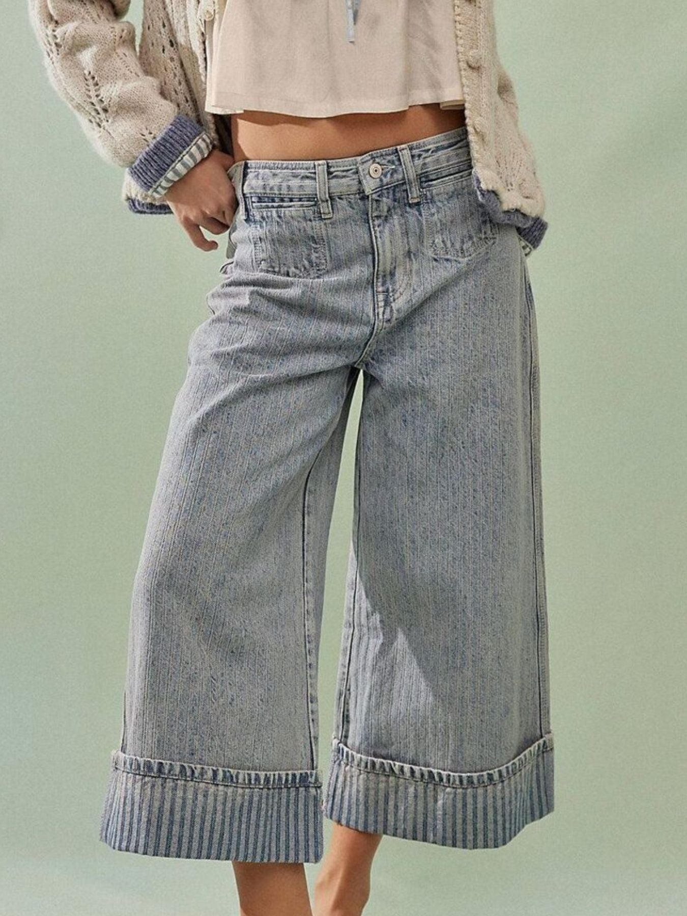 Wide-Leg Cropped Jeans