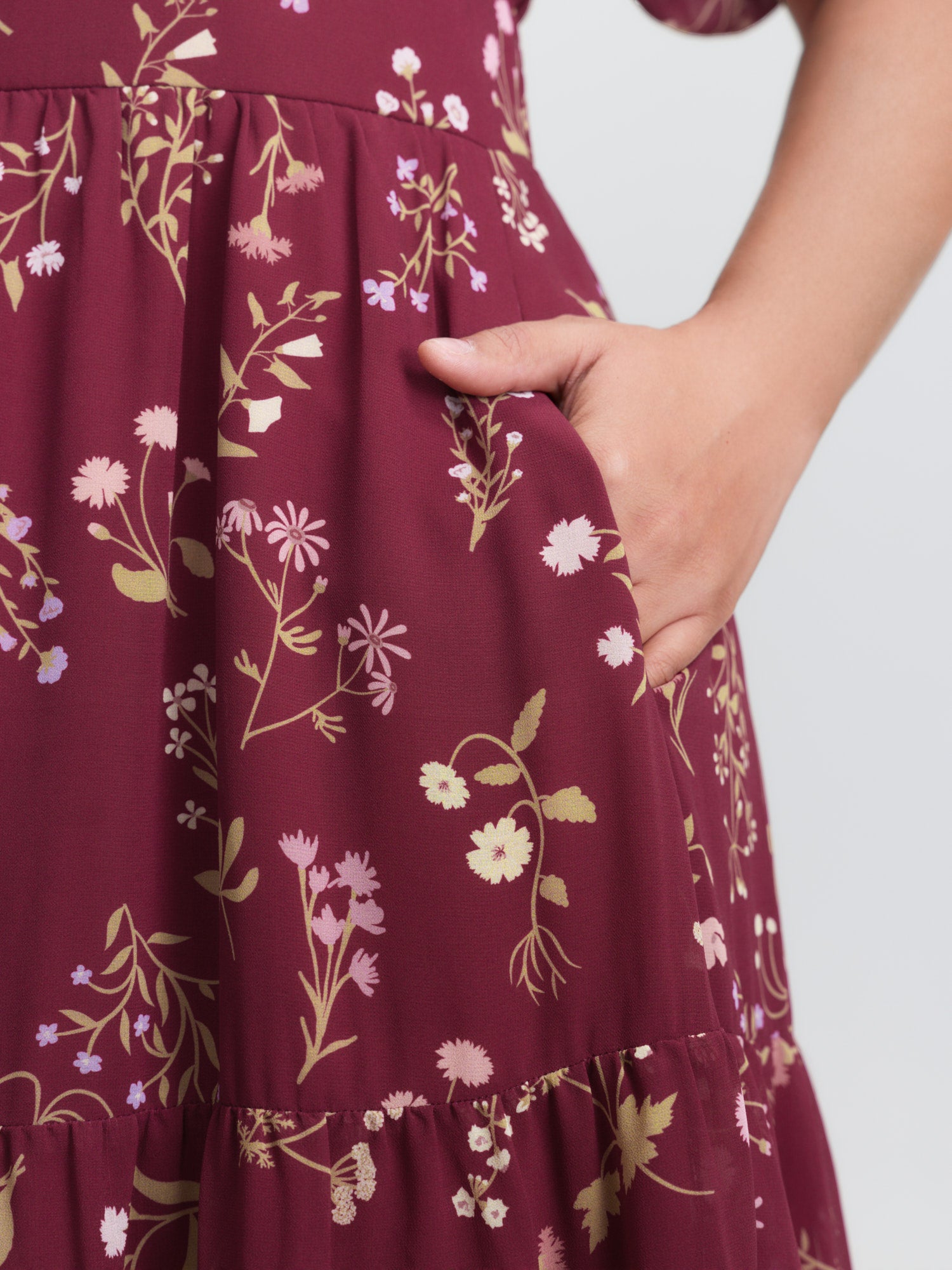 Floral Vanilla Print Sweetheart Neckline Maxi Dress