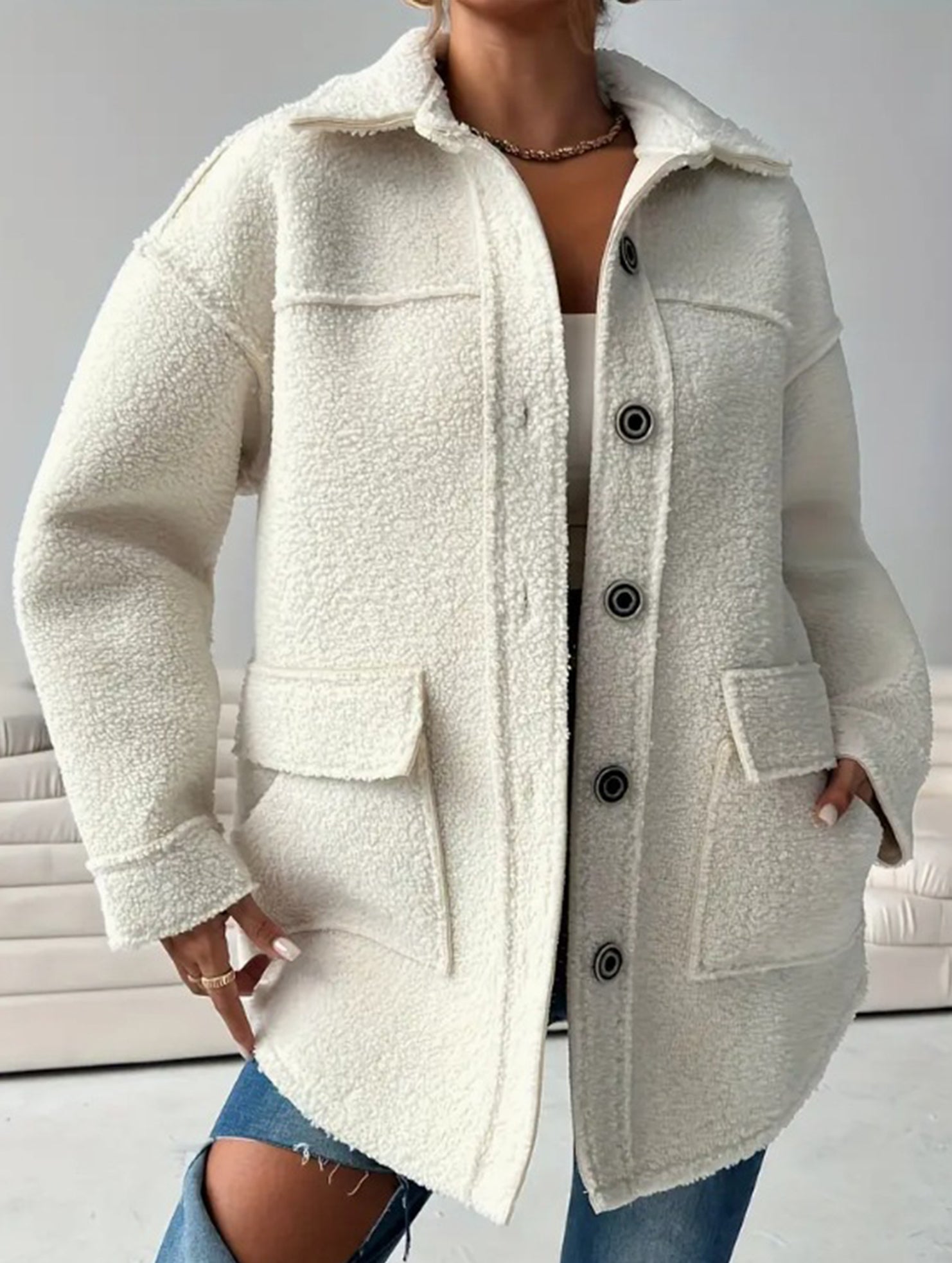 Casual loose-fitting fleece jacket with lapel