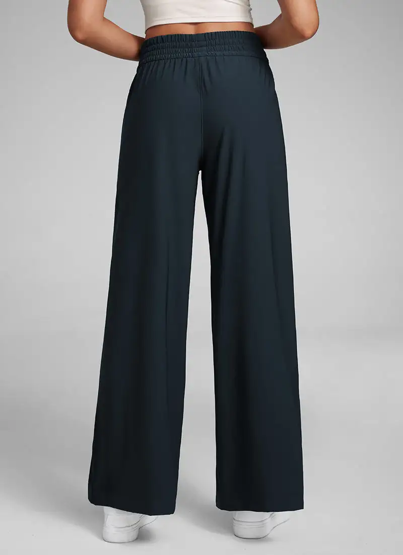 Feathery-Fit Stretchy High Rise Pant 30