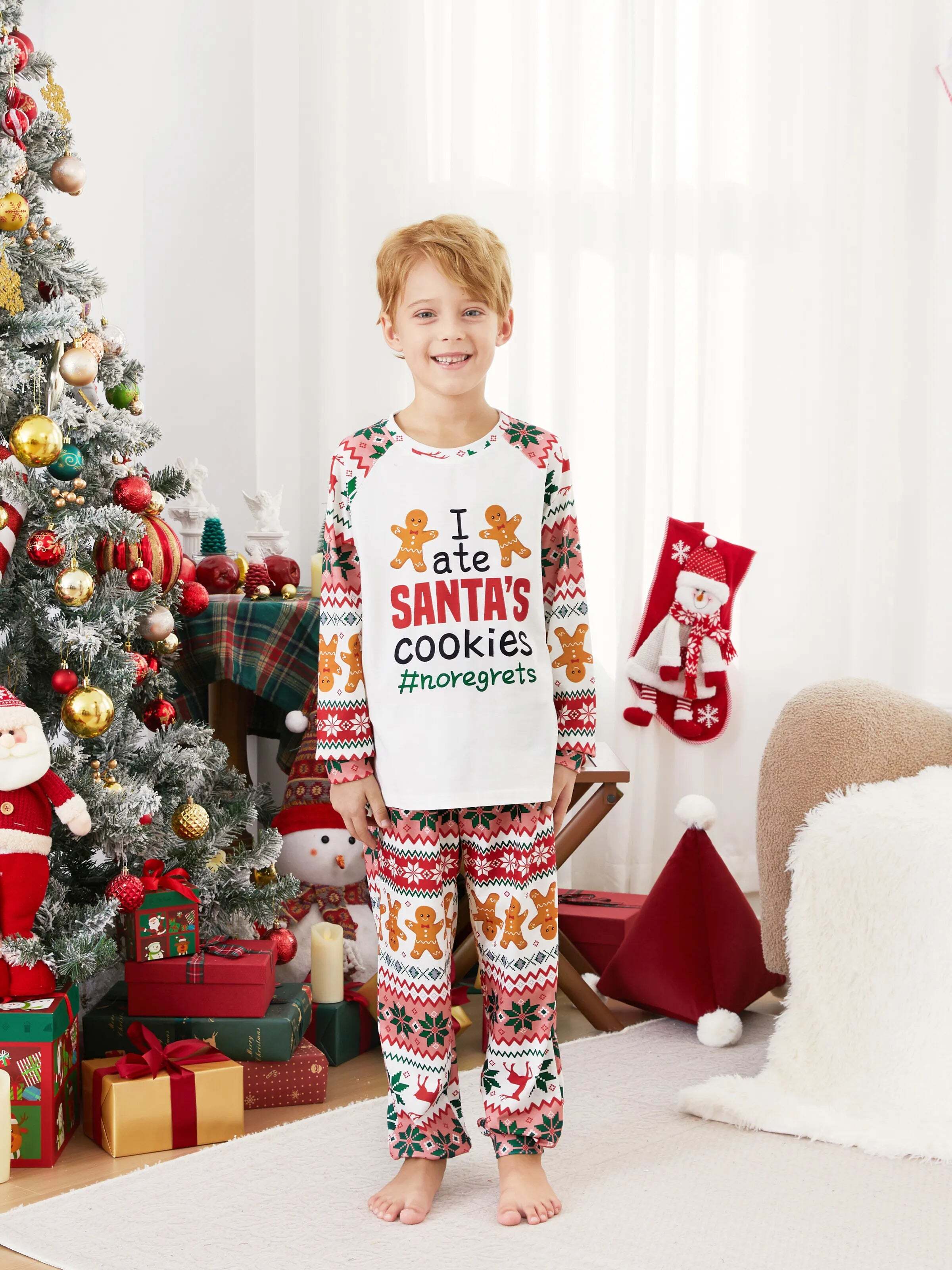 Christmas Pajamas Family Matching Santa's Cookies Gingerbread Man Pattern Pajamas Sets with Christmas Socks MultiColour