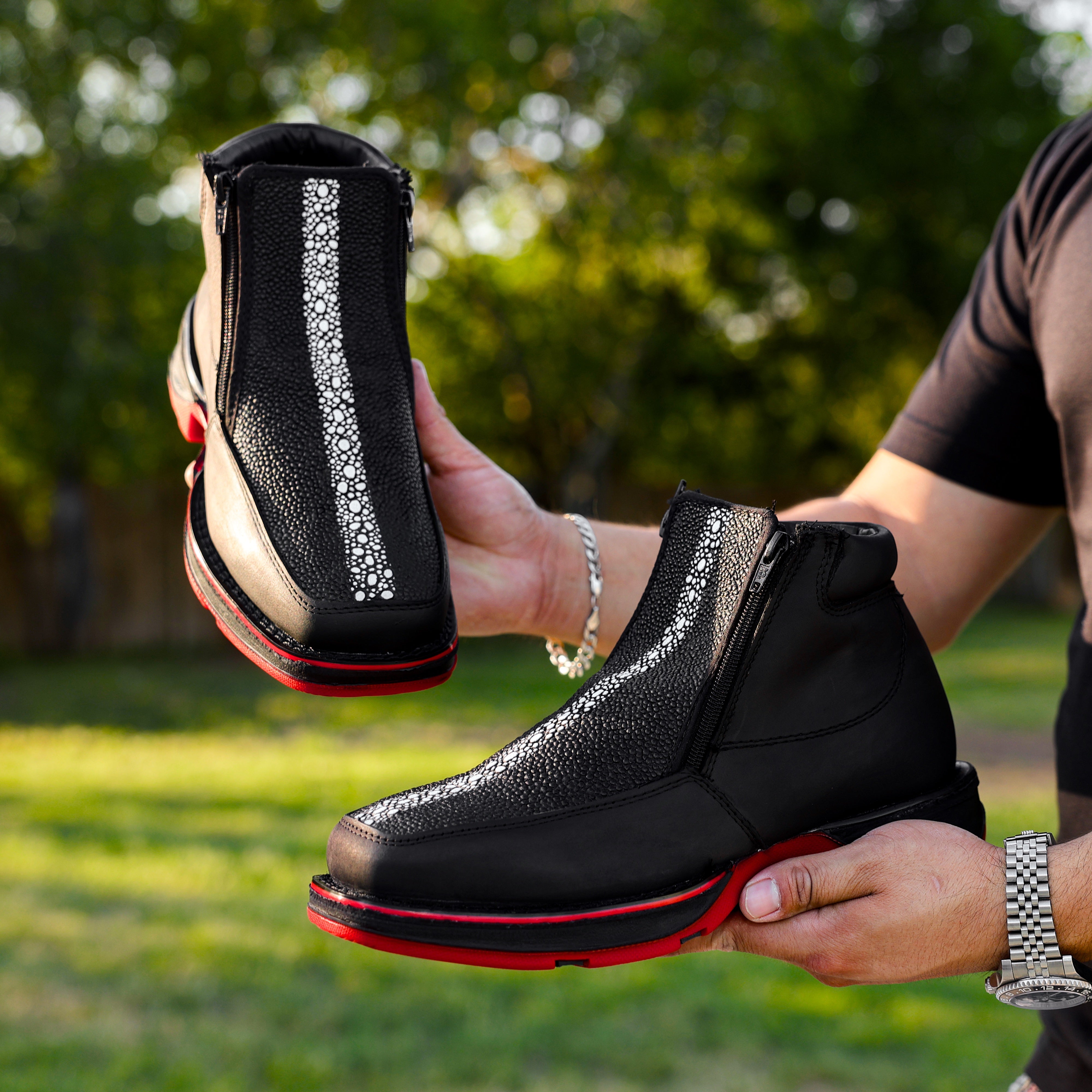 Black Stingray Leather Botin With 3D Lightweight Soles - Square Toe
