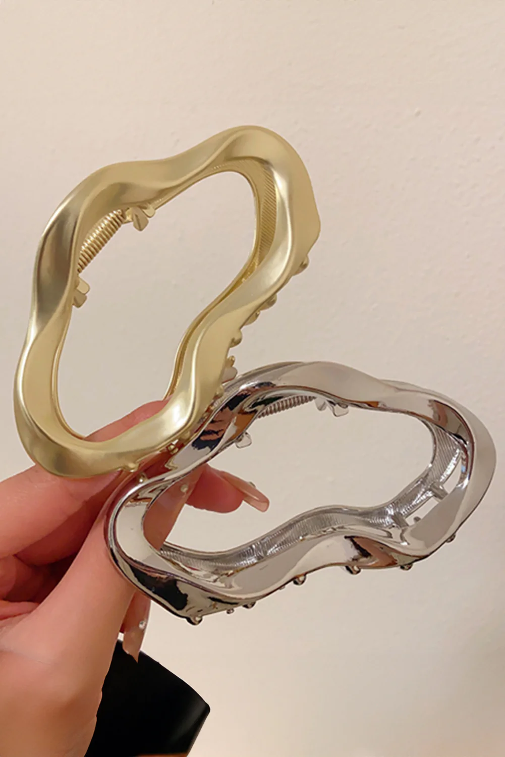 Gold Hollowed Cloud Vintage Hair Claw