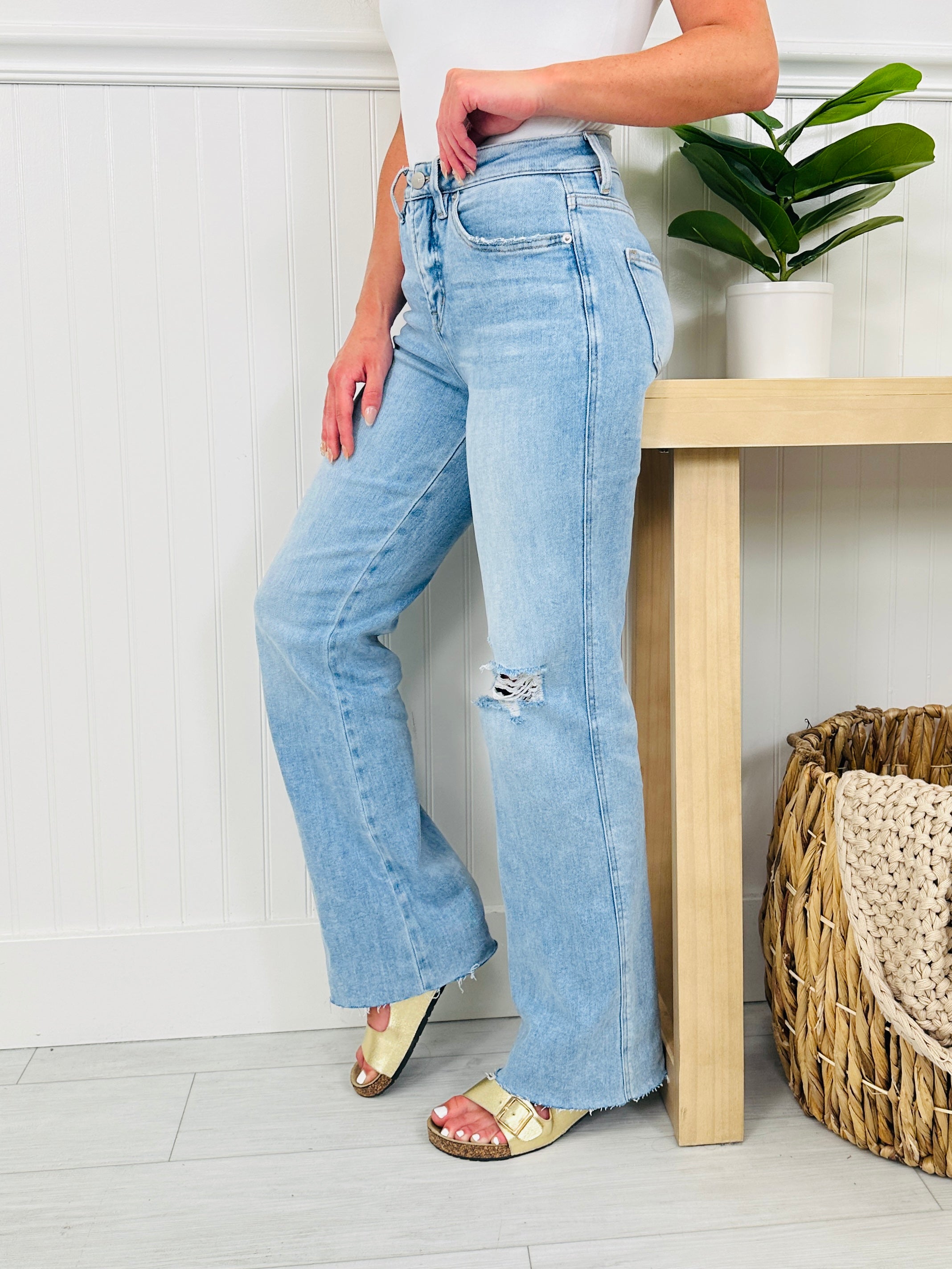 MOCO Exclusive Just Like That Wide Leg Jeans