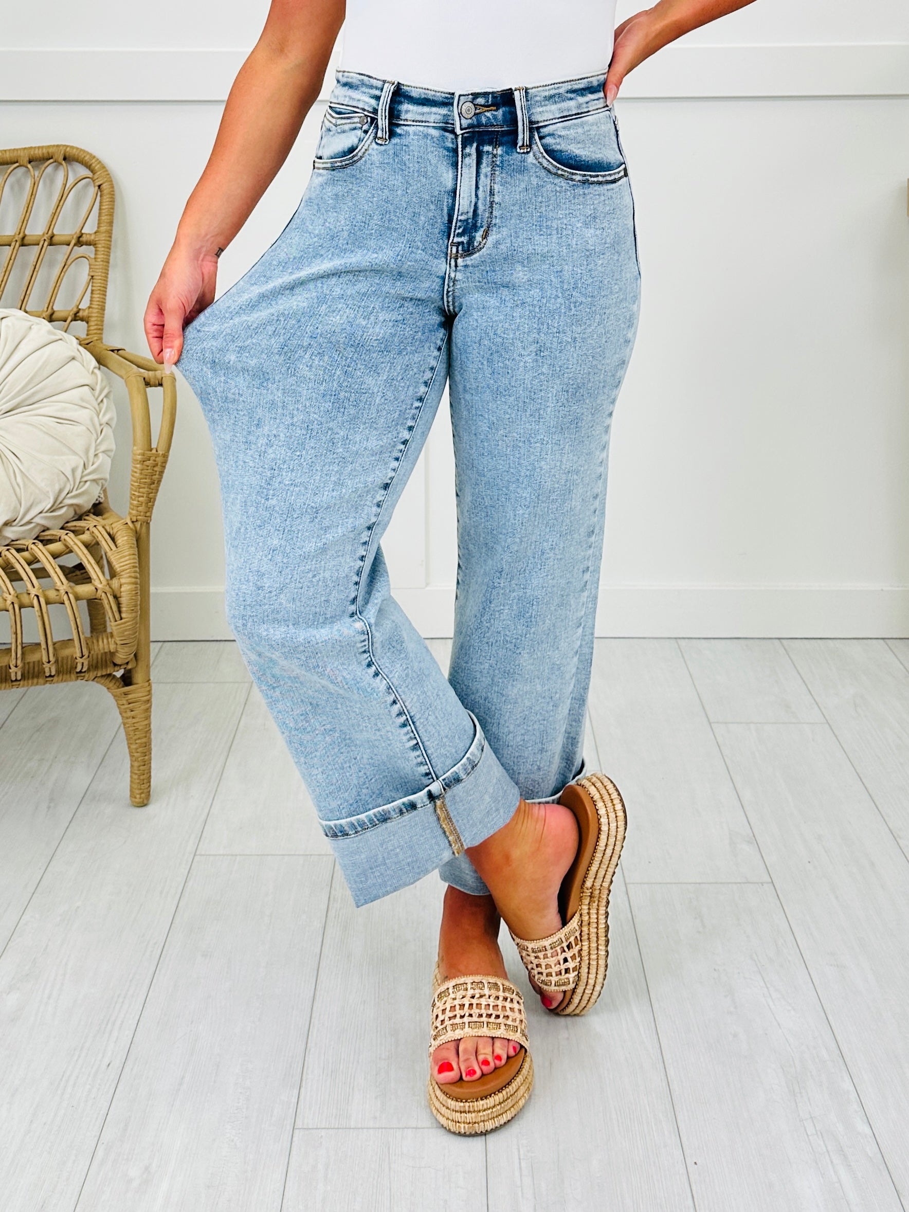 Judy Blue Caught Feelings Straight Fit Jeans