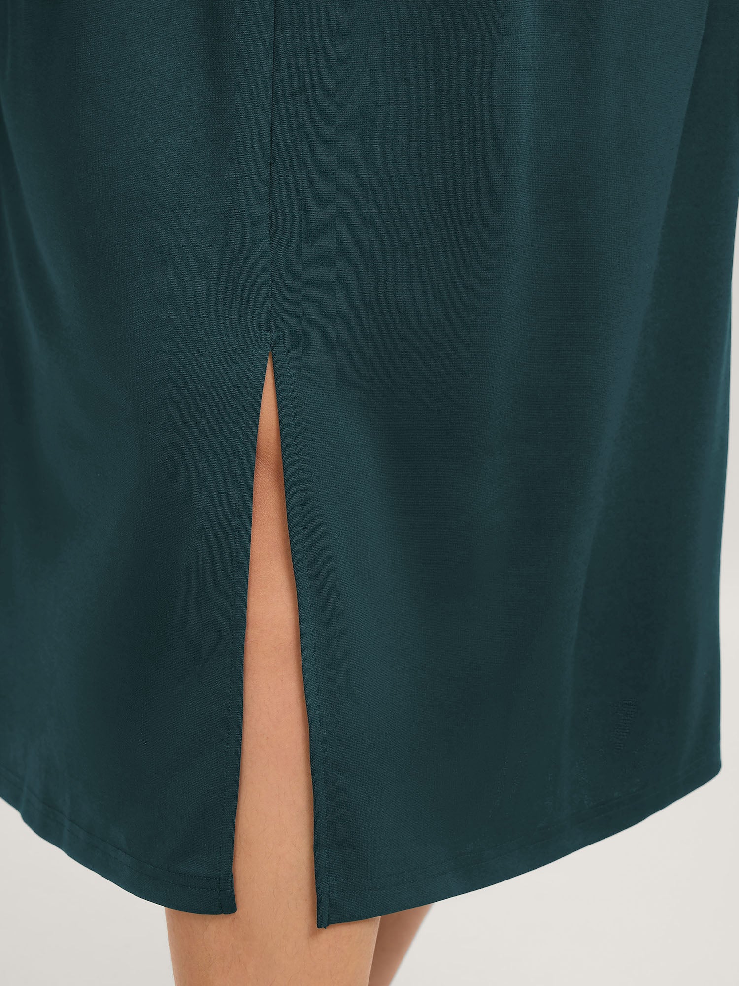 Stretchy Waist Pleated Midi Dress