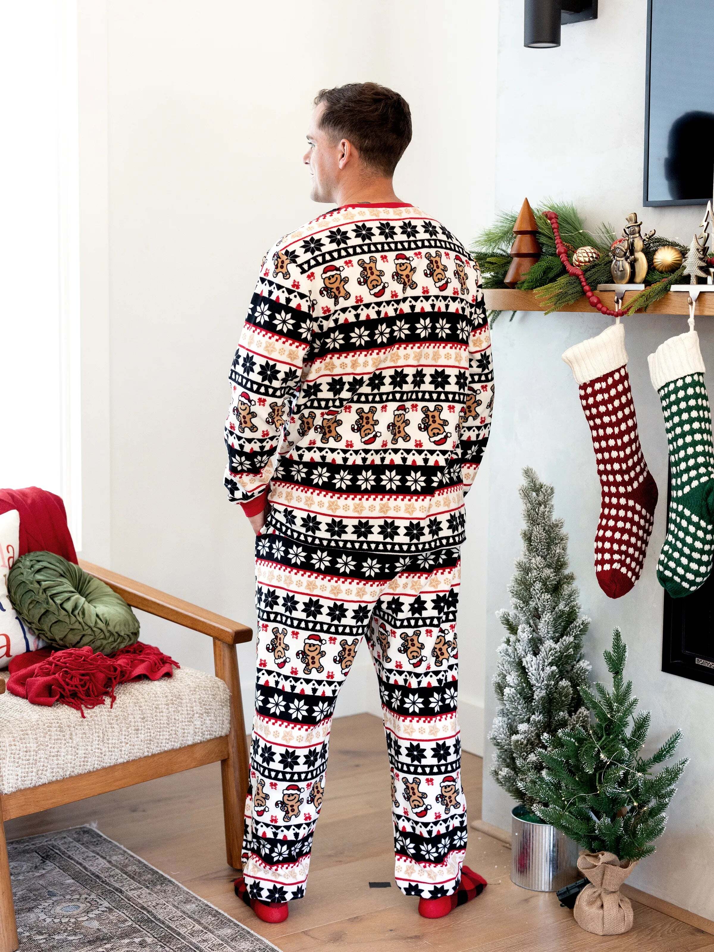 Christmas Matching Family Fleece Pajamas Set Gingerbread and Snowflake Print PJS with Christmas Socks Red