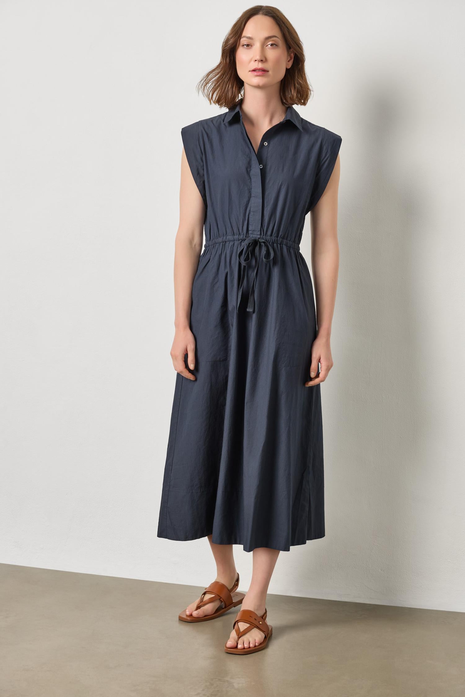 Gusett Sleeve Maxi Dress in Navy