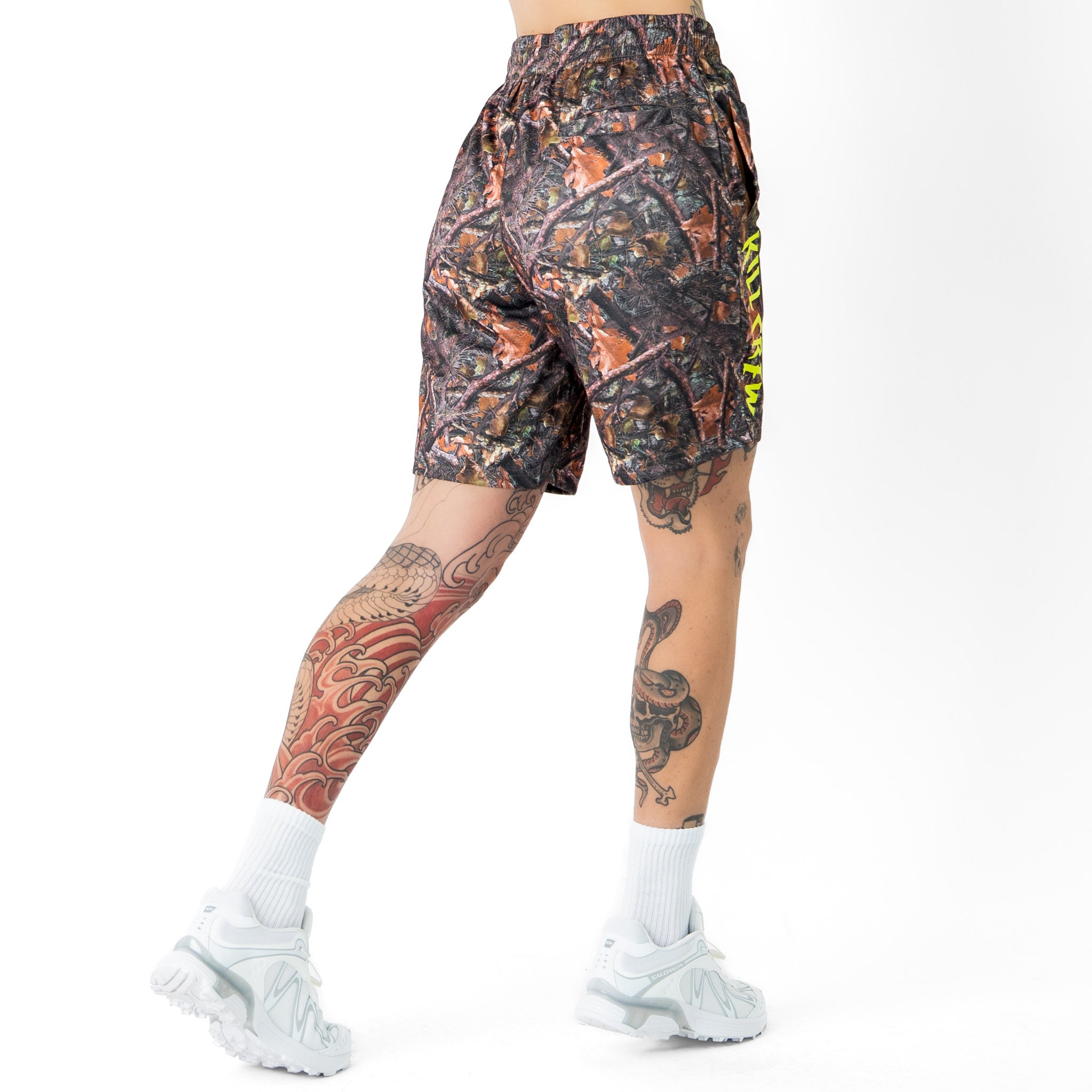 RELAXED CUT SHORTS EMBROIDERED FLAG - CAMO / GREEN