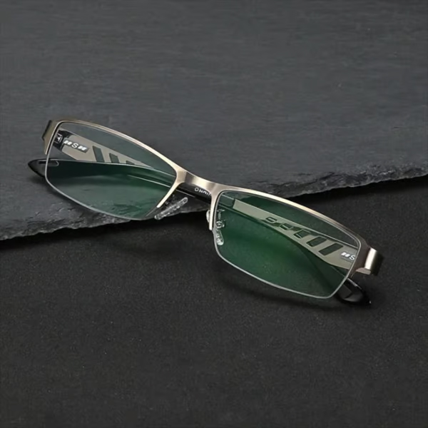 Ultra-Light Multi-Focal Photochromic Reading Glasses