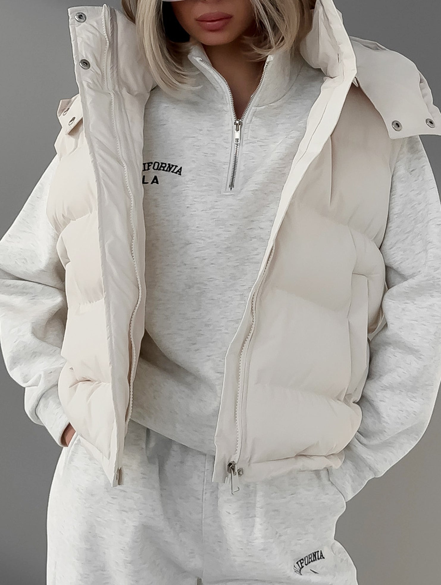 Sleeveless hooded down jacket vest